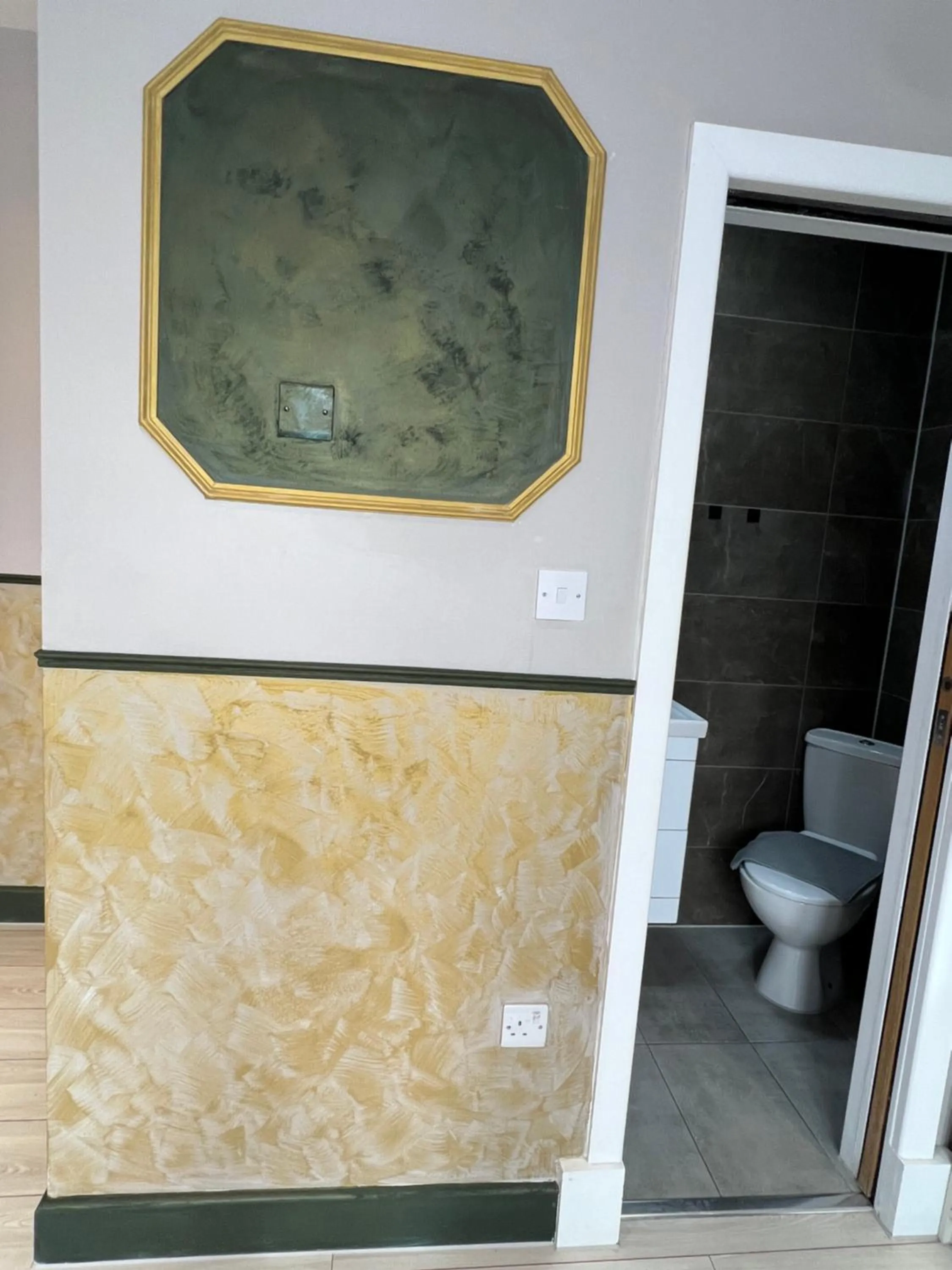 Toilet in Paragraph Edmonton