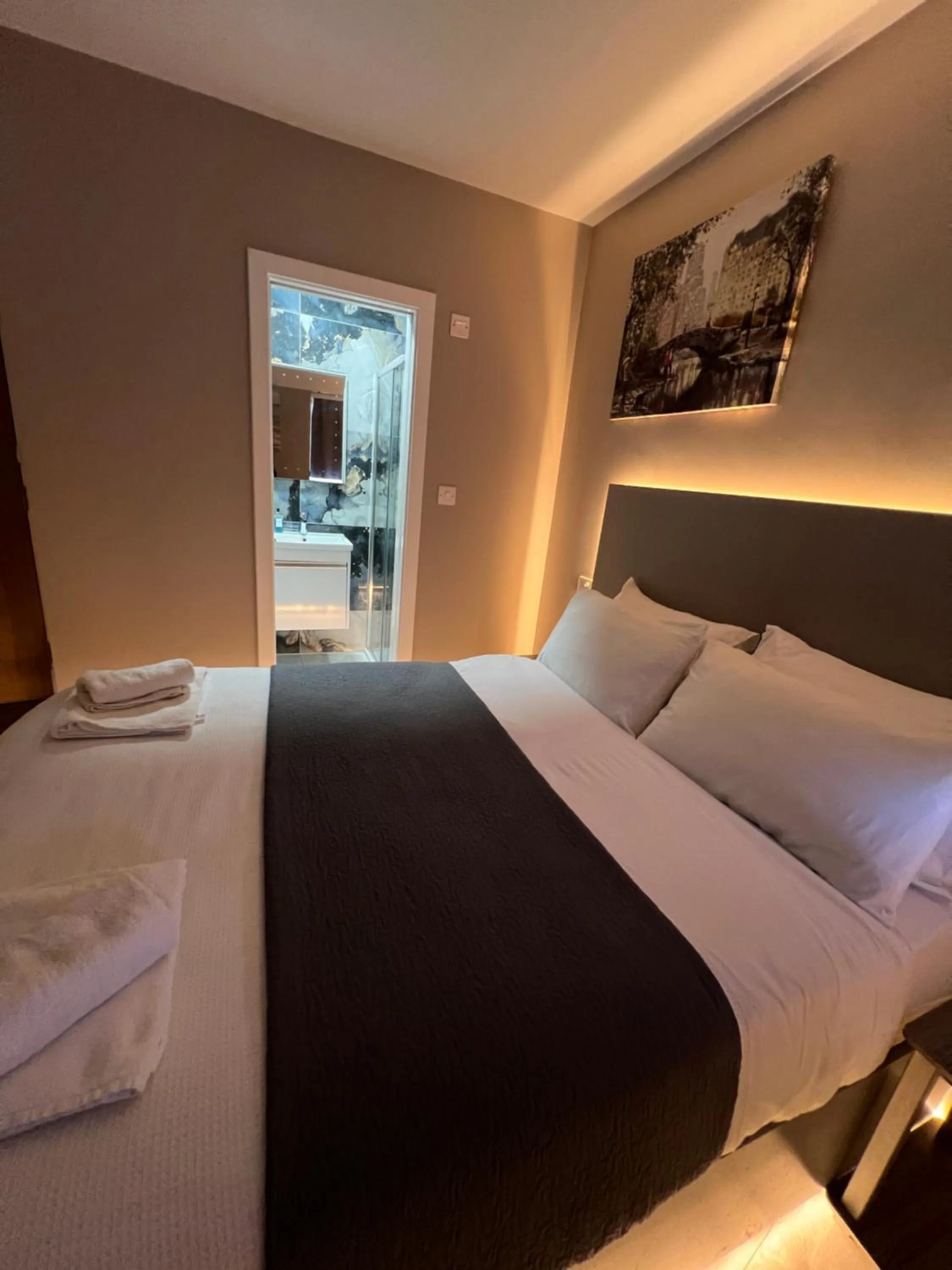 Bed in Paragraph Edmonton