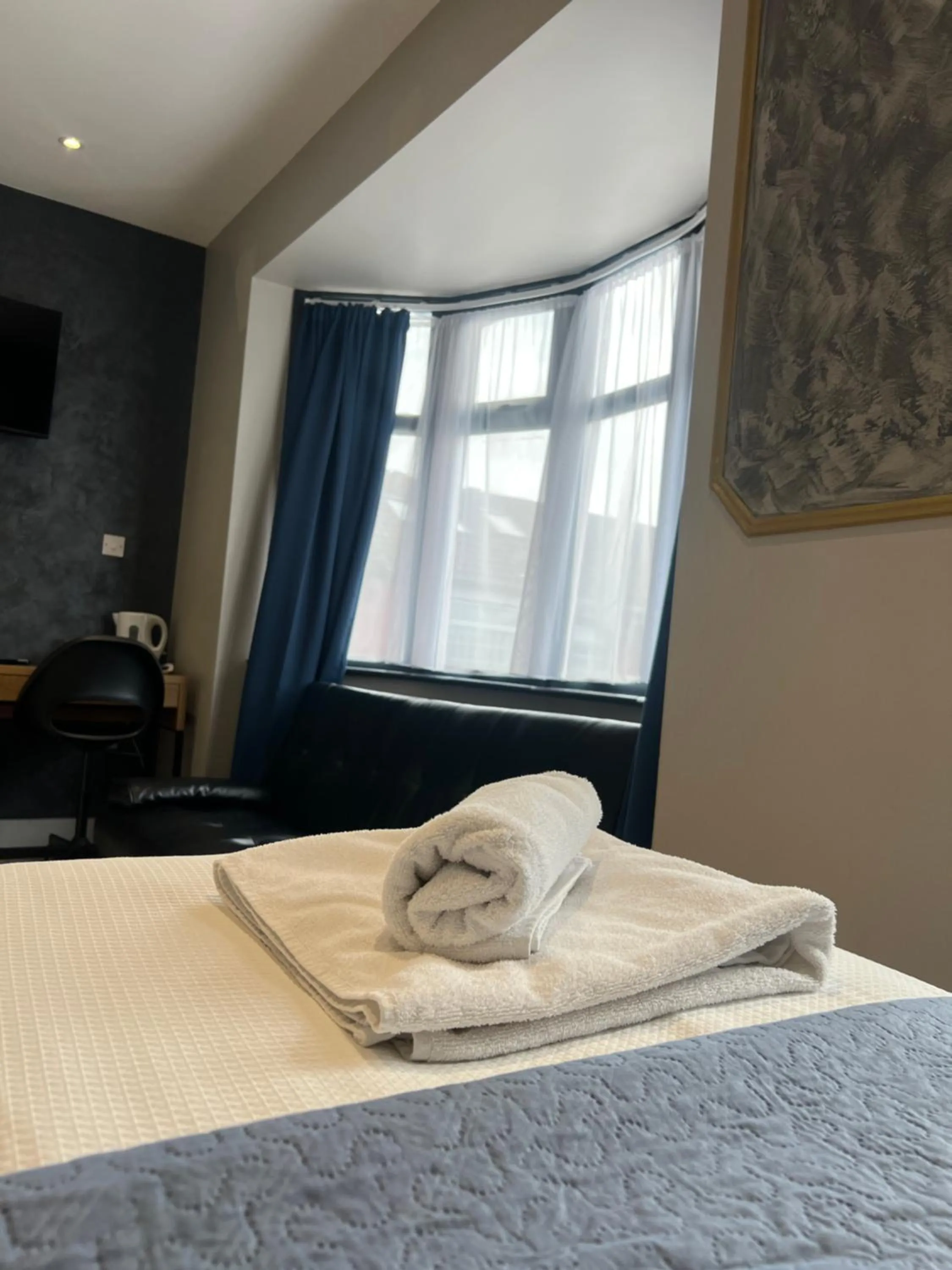 Bed in Paragraph Edmonton