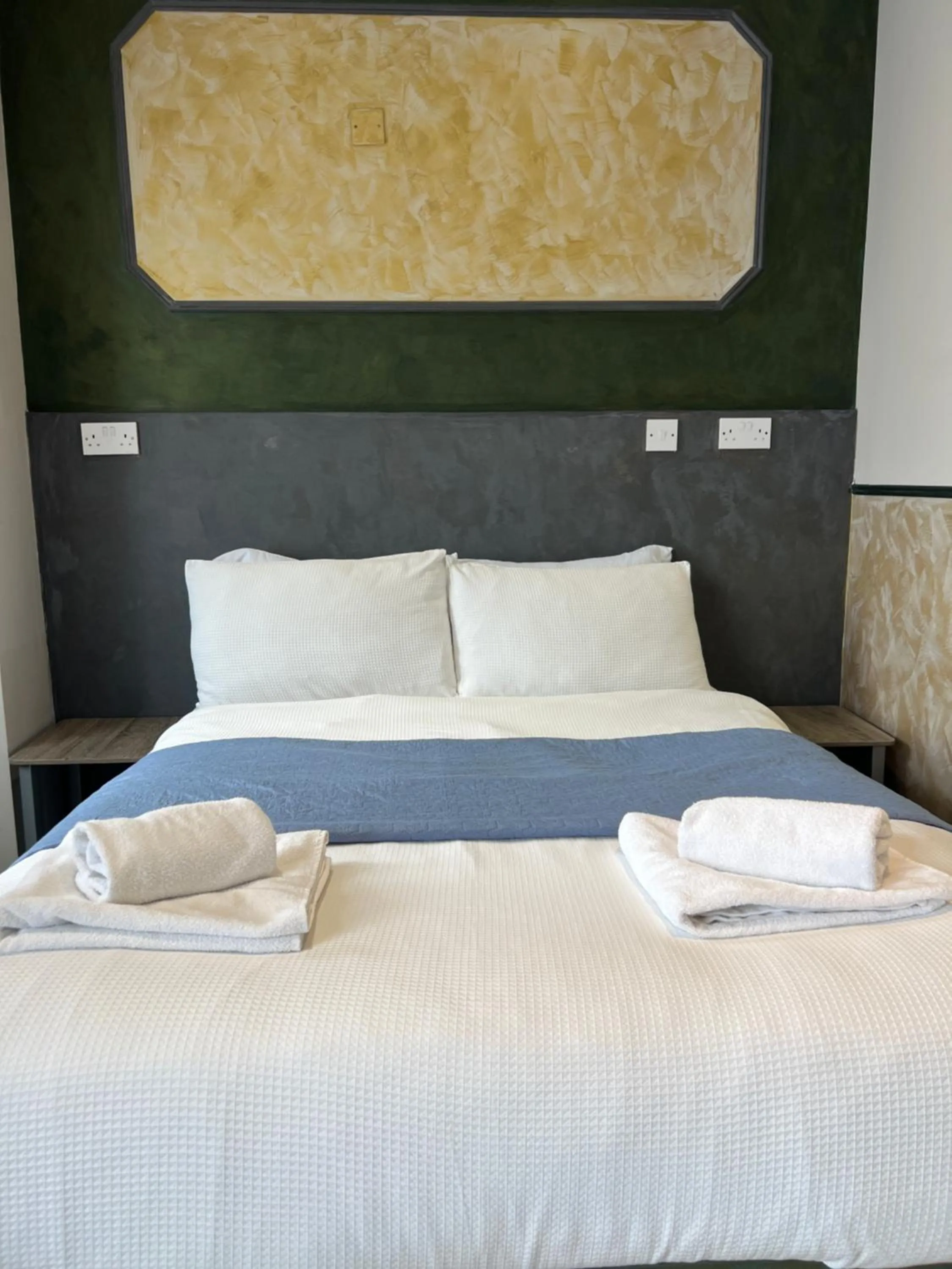 Bed in Paragraph Edmonton