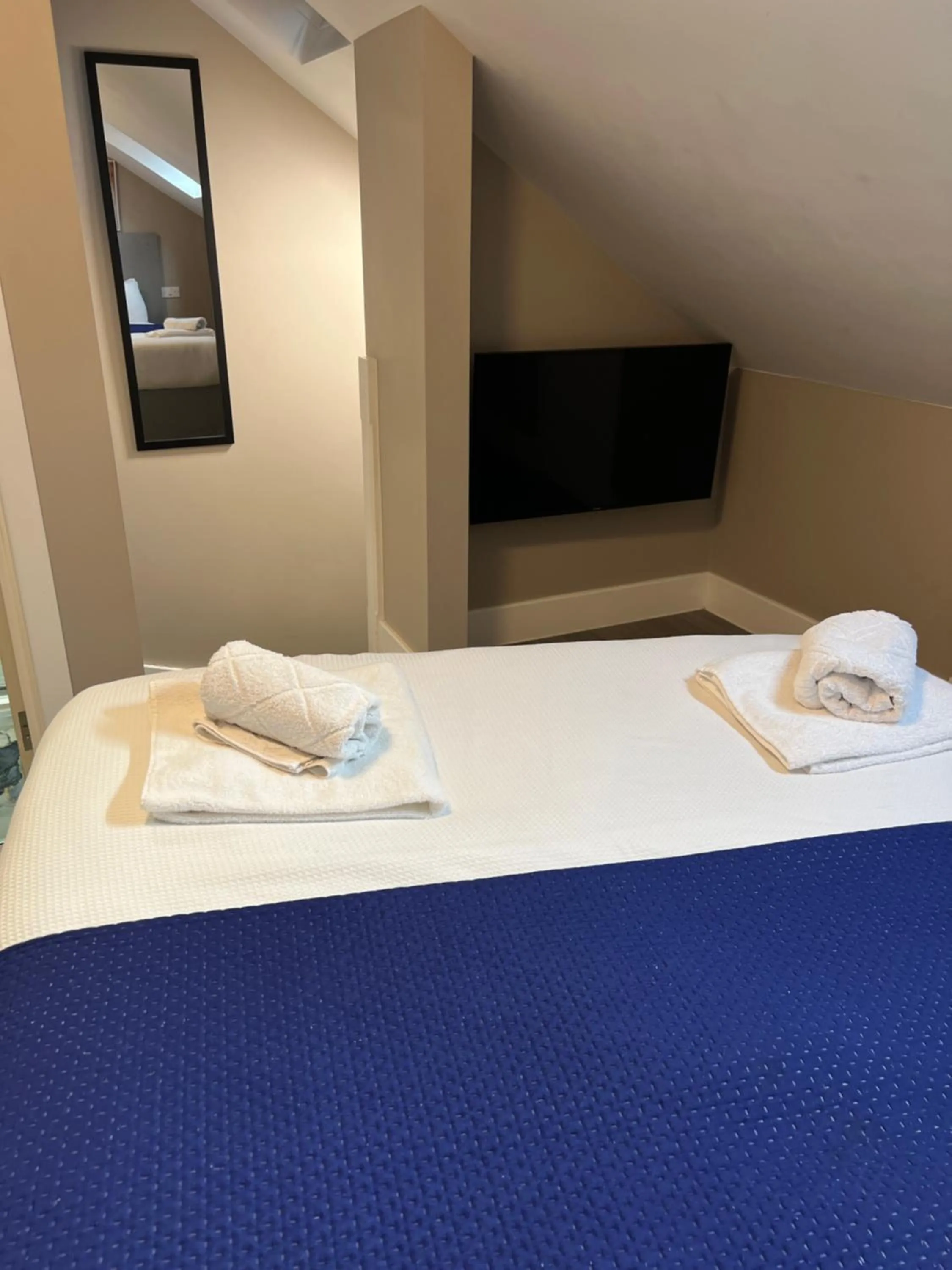 Bed in Paragraph Edmonton