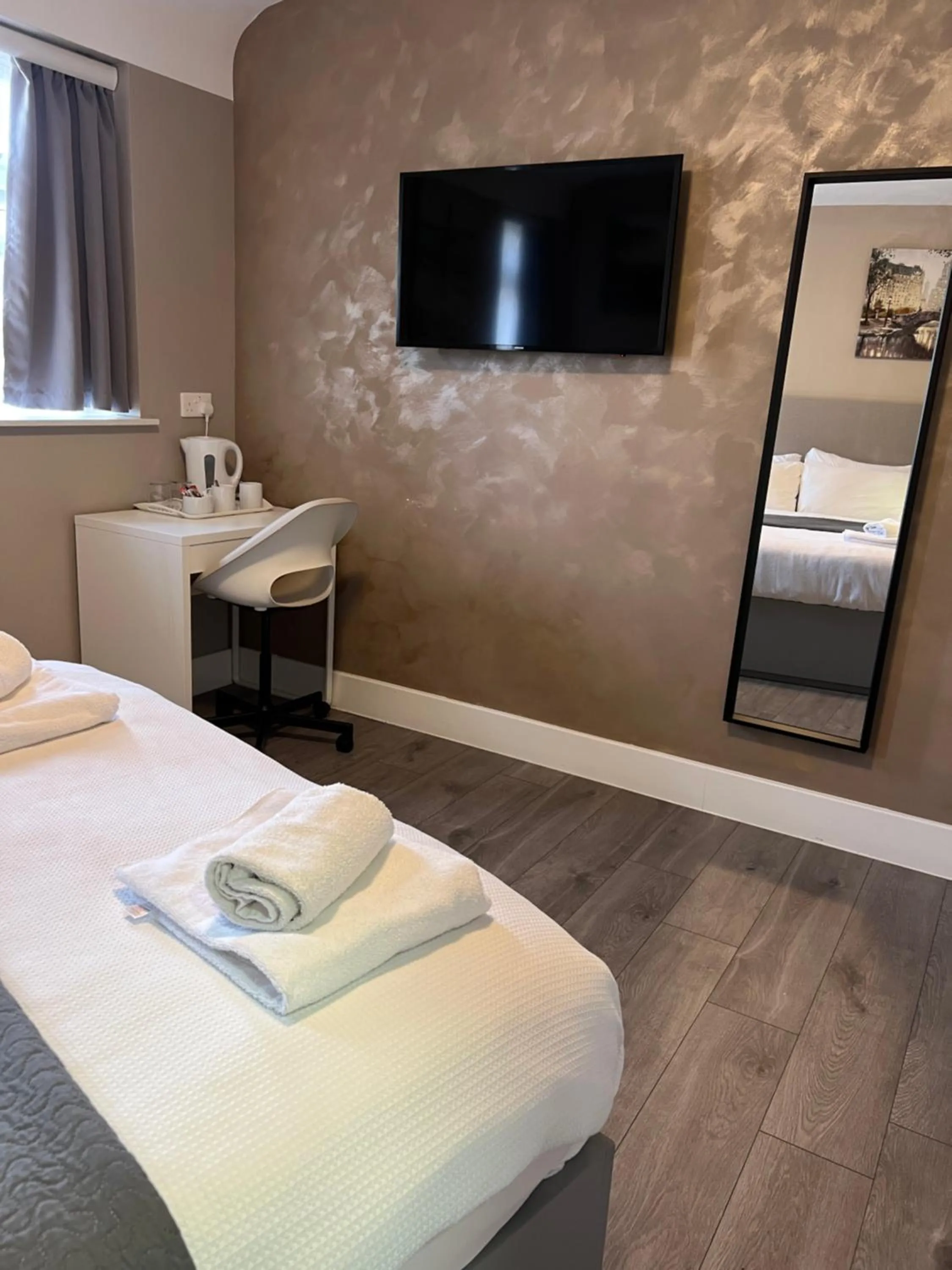 Bed in Paragraph Edmonton