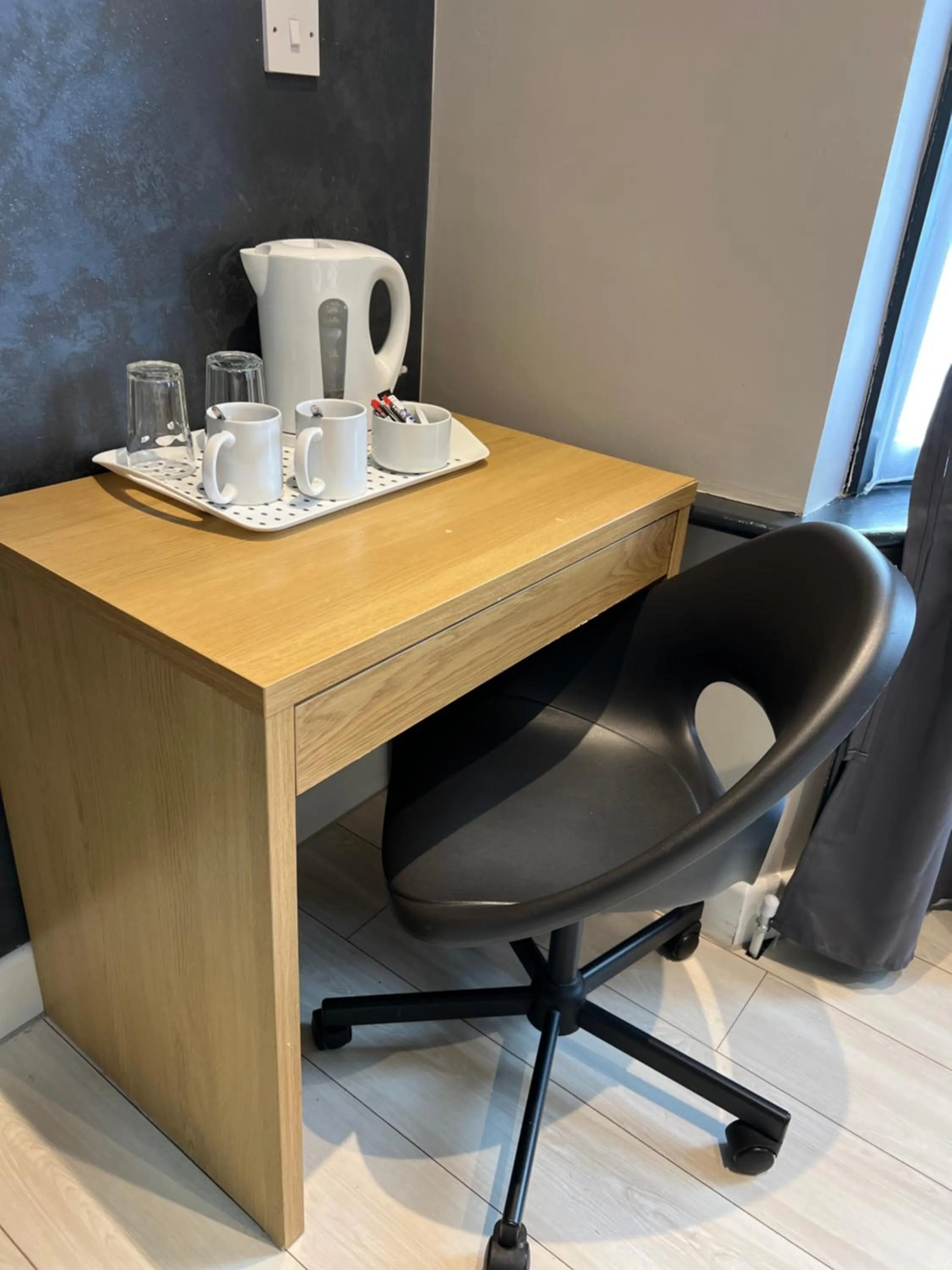 Coffee/tea facilities in Paragraph Edmonton