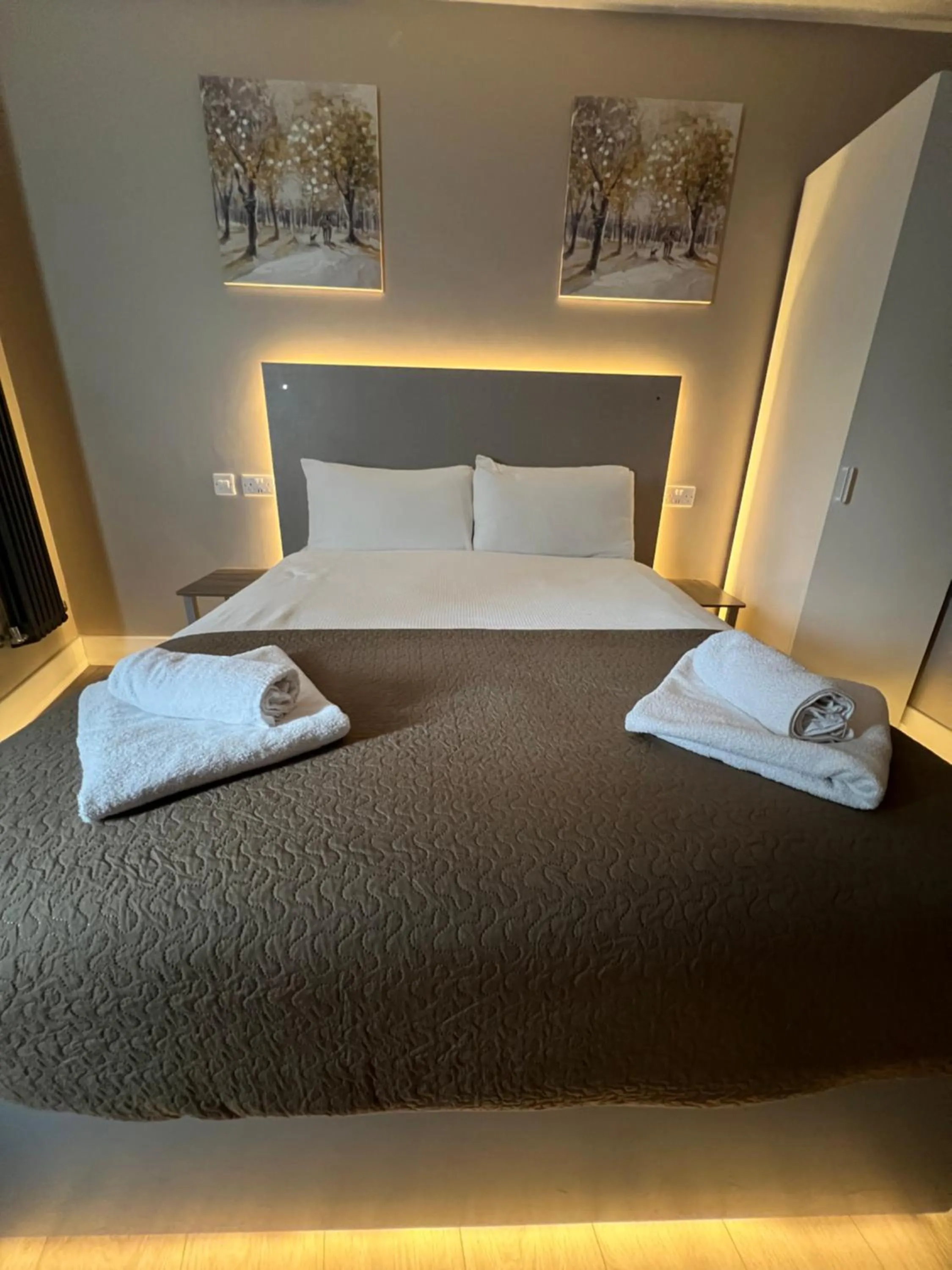 Bed in Paragraph Edmonton