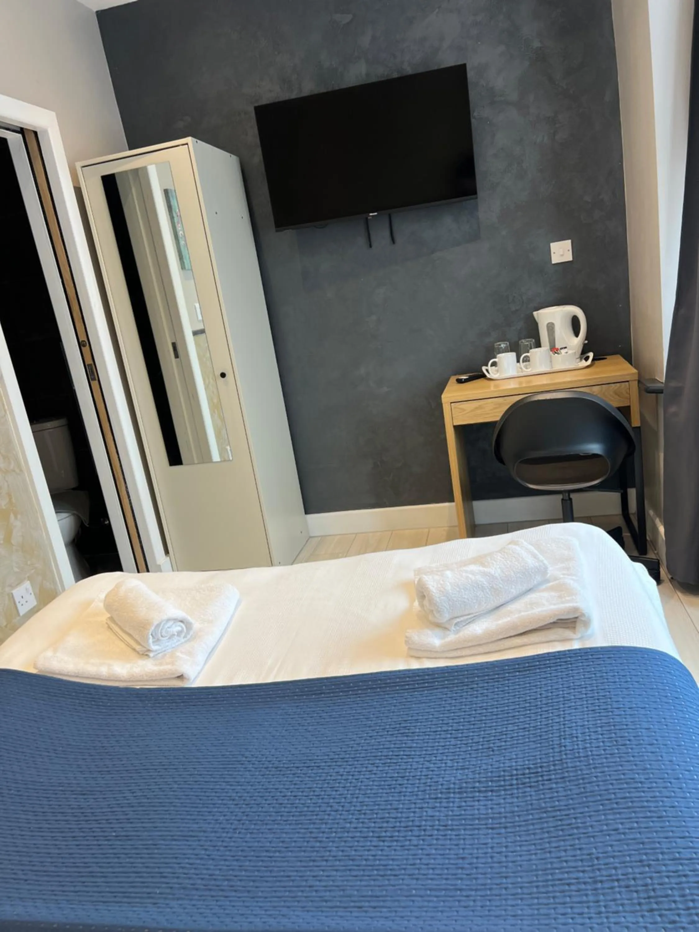 Bed in Paragraph Edmonton