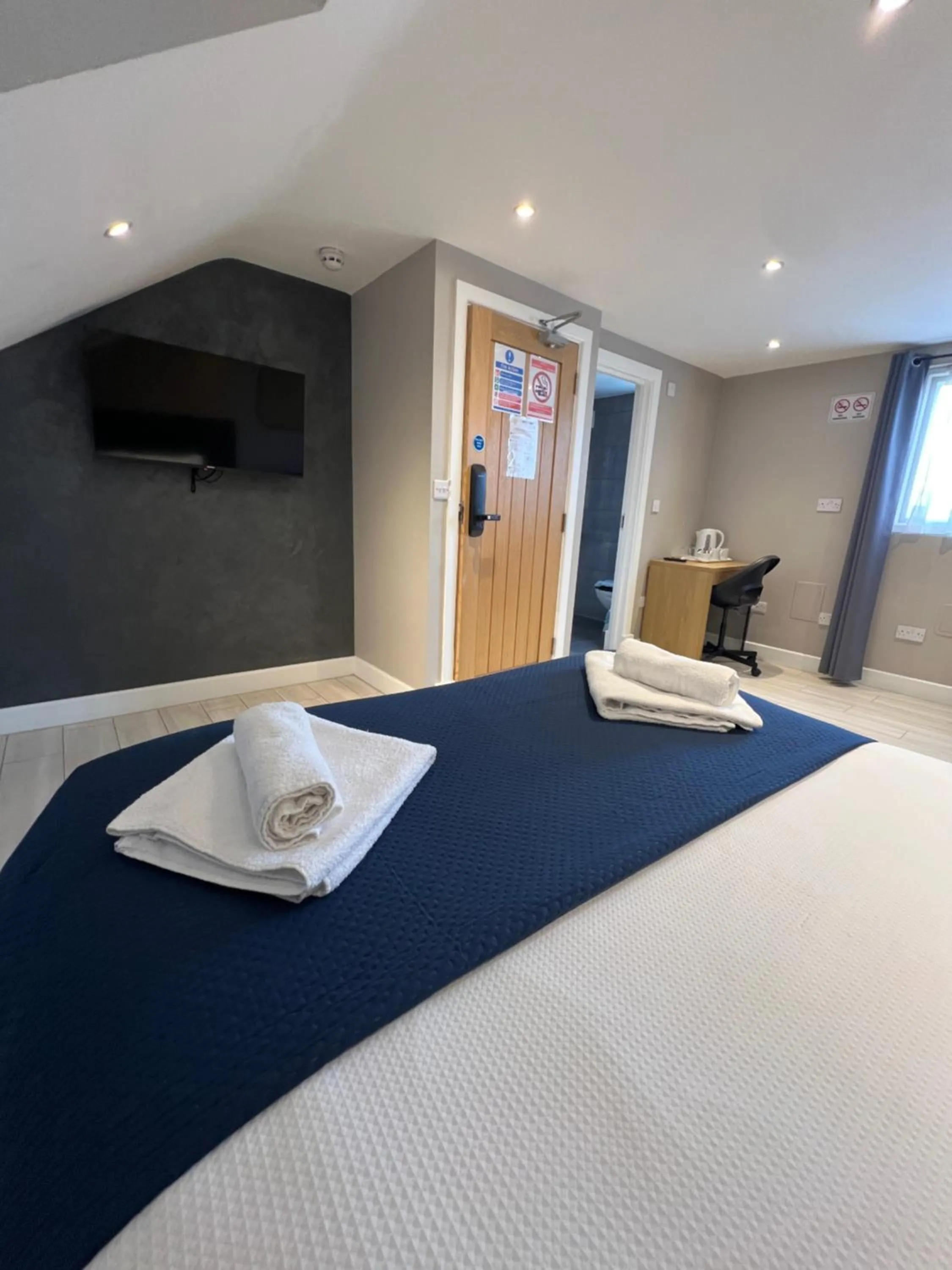 Bed in Paragraph Edmonton