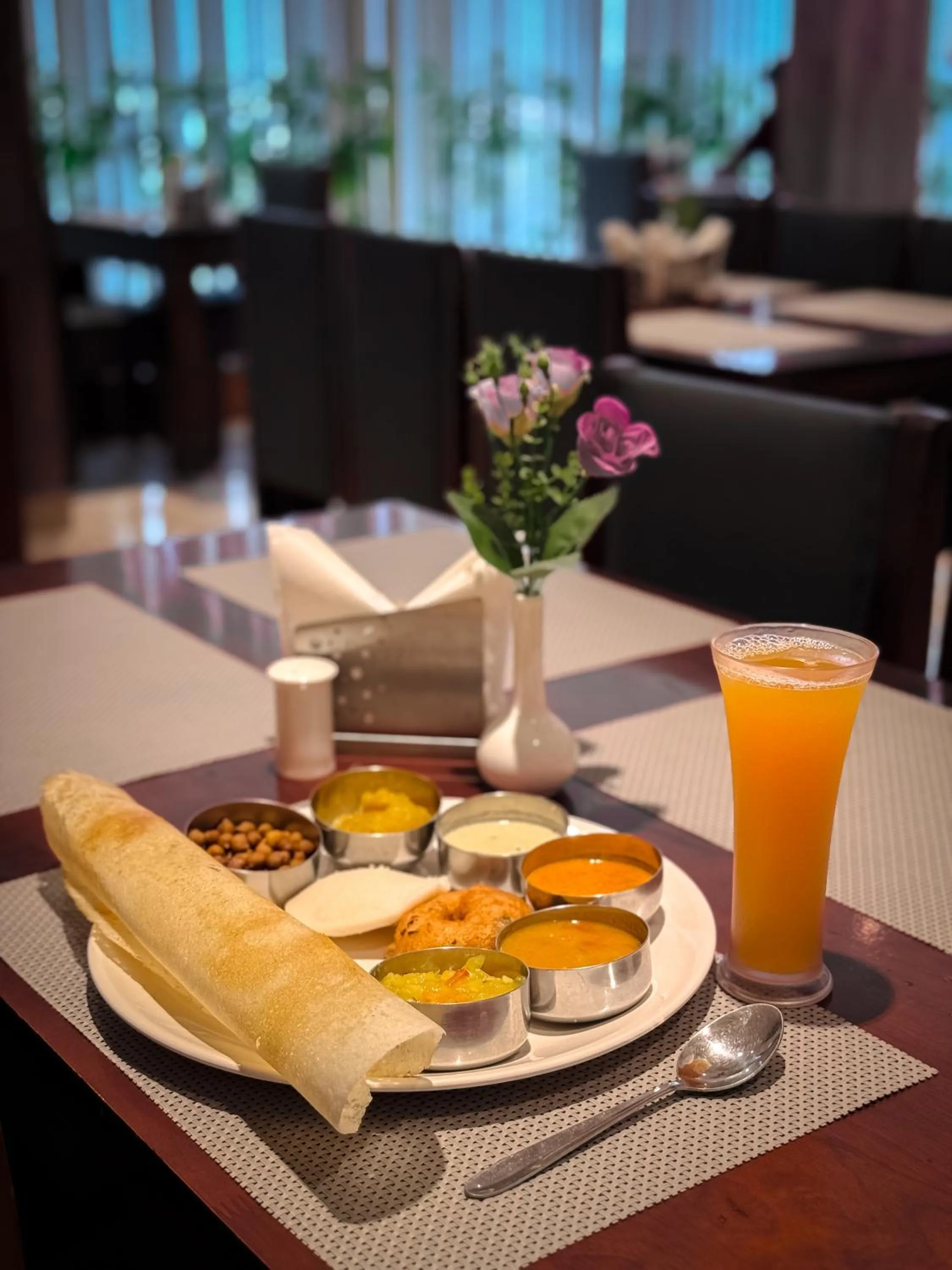 Breakfast in HOTEL BLUEMOON