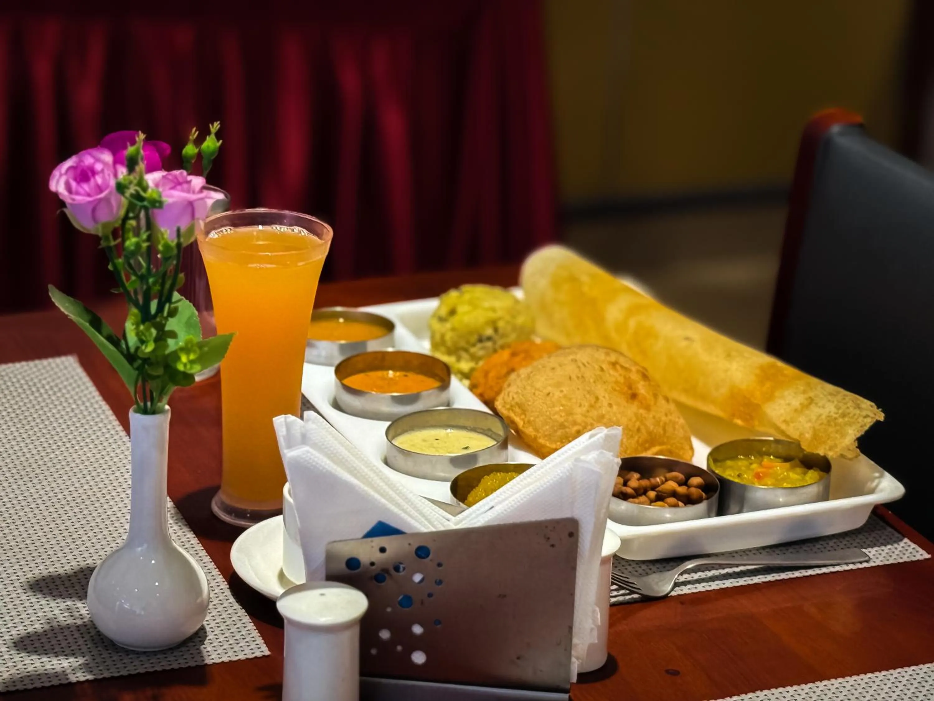 Breakfast in HOTEL BLUEMOON