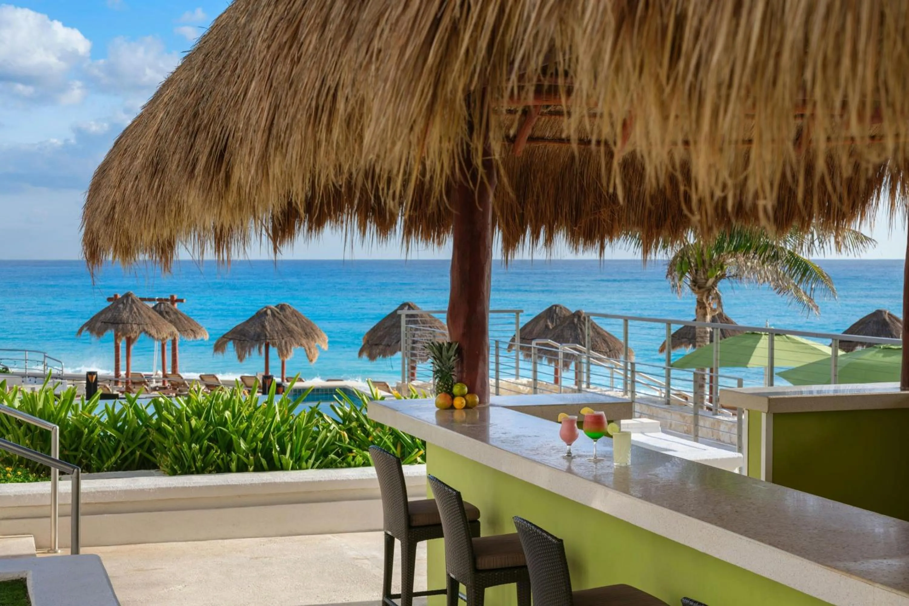 Lounge or bar in The Westin Cancun Resort Villas & Spa