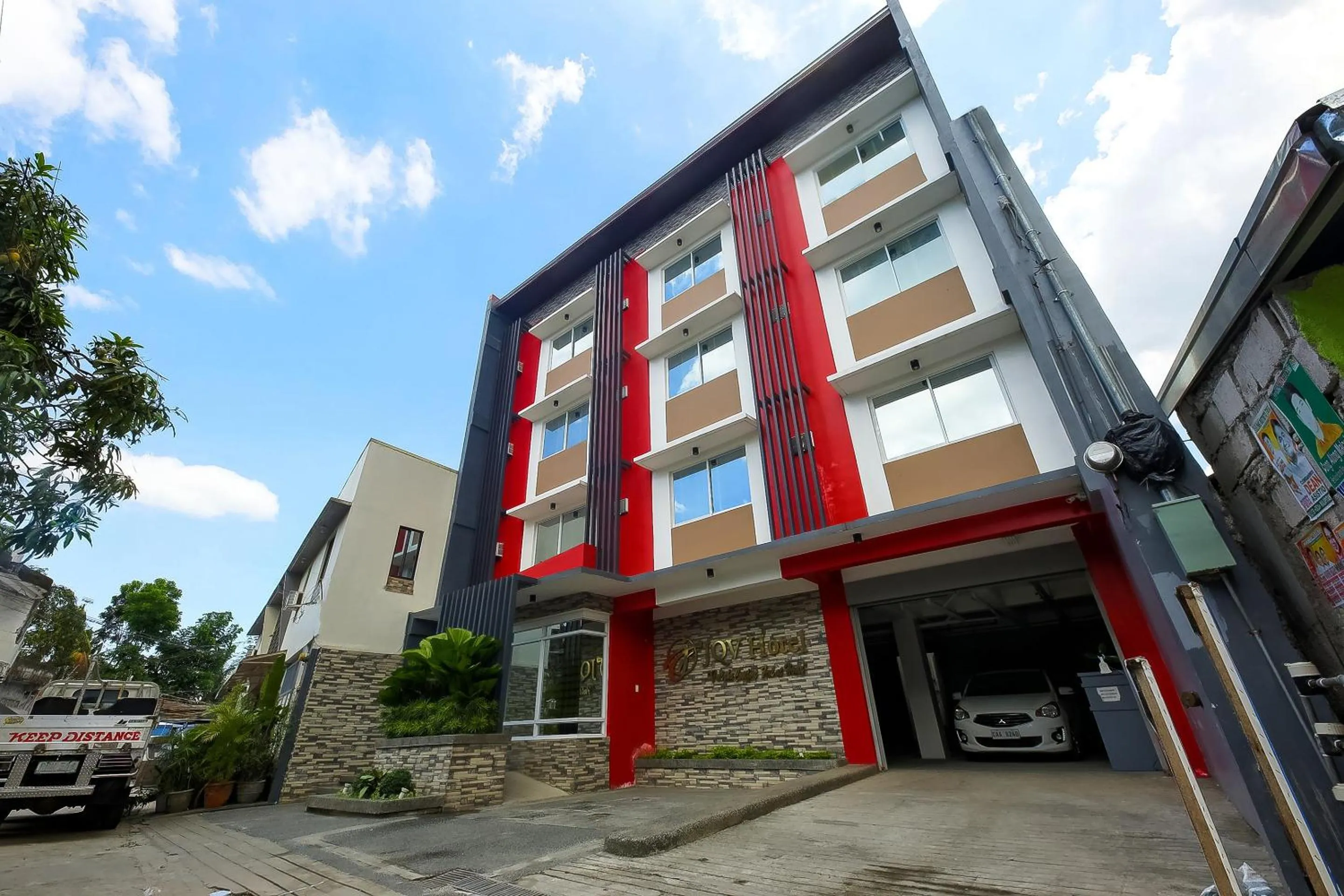 Facade/entrance in JQV Hotel