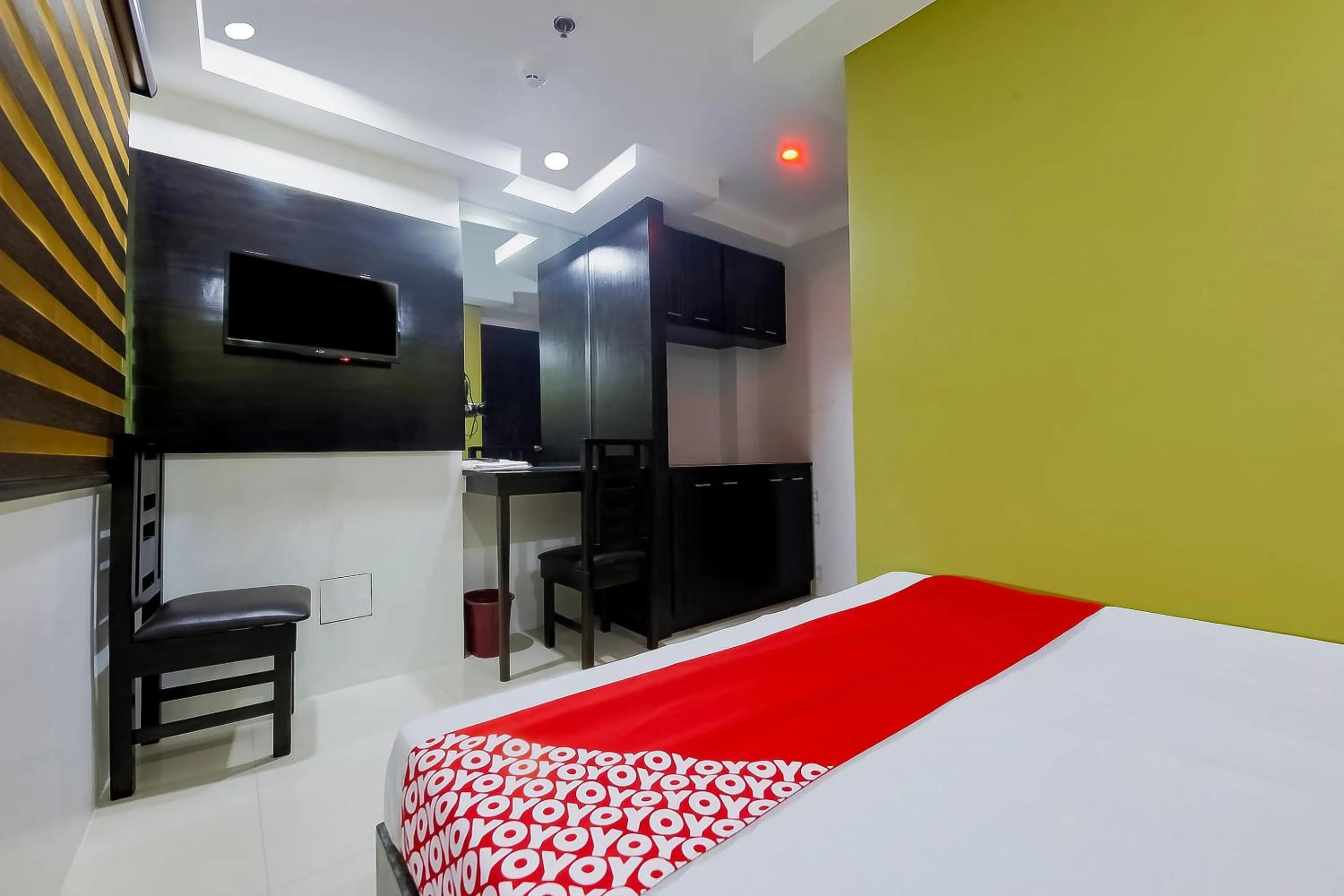 Bedroom, Bed in JQV Hotel