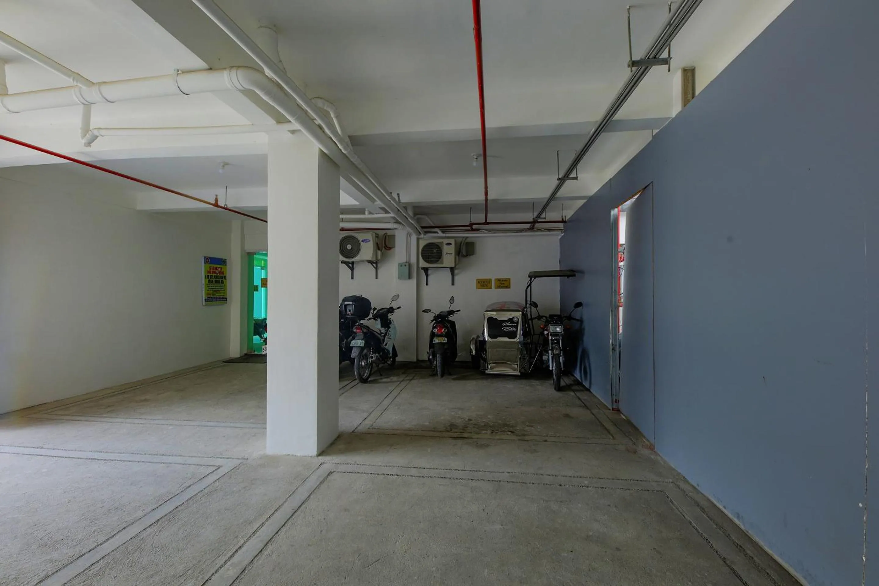 Facade/entrance in JQV Hotel