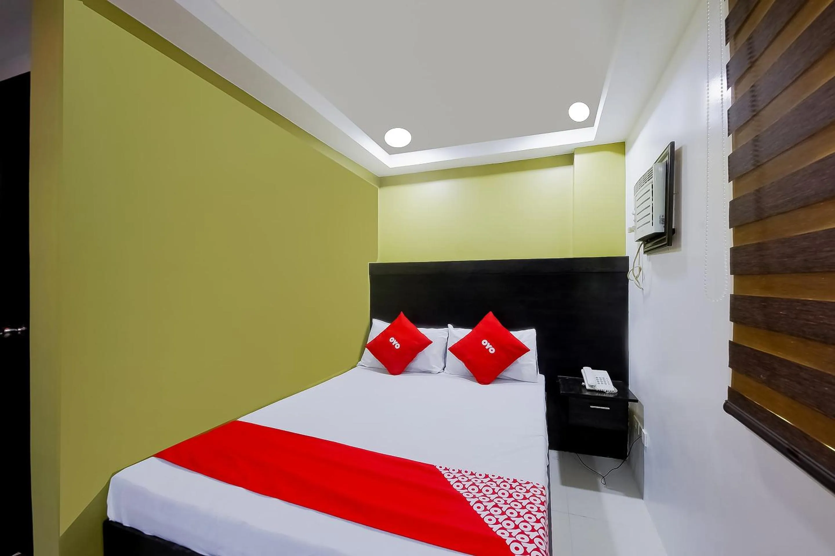 Bedroom, Bed in JQV Hotel