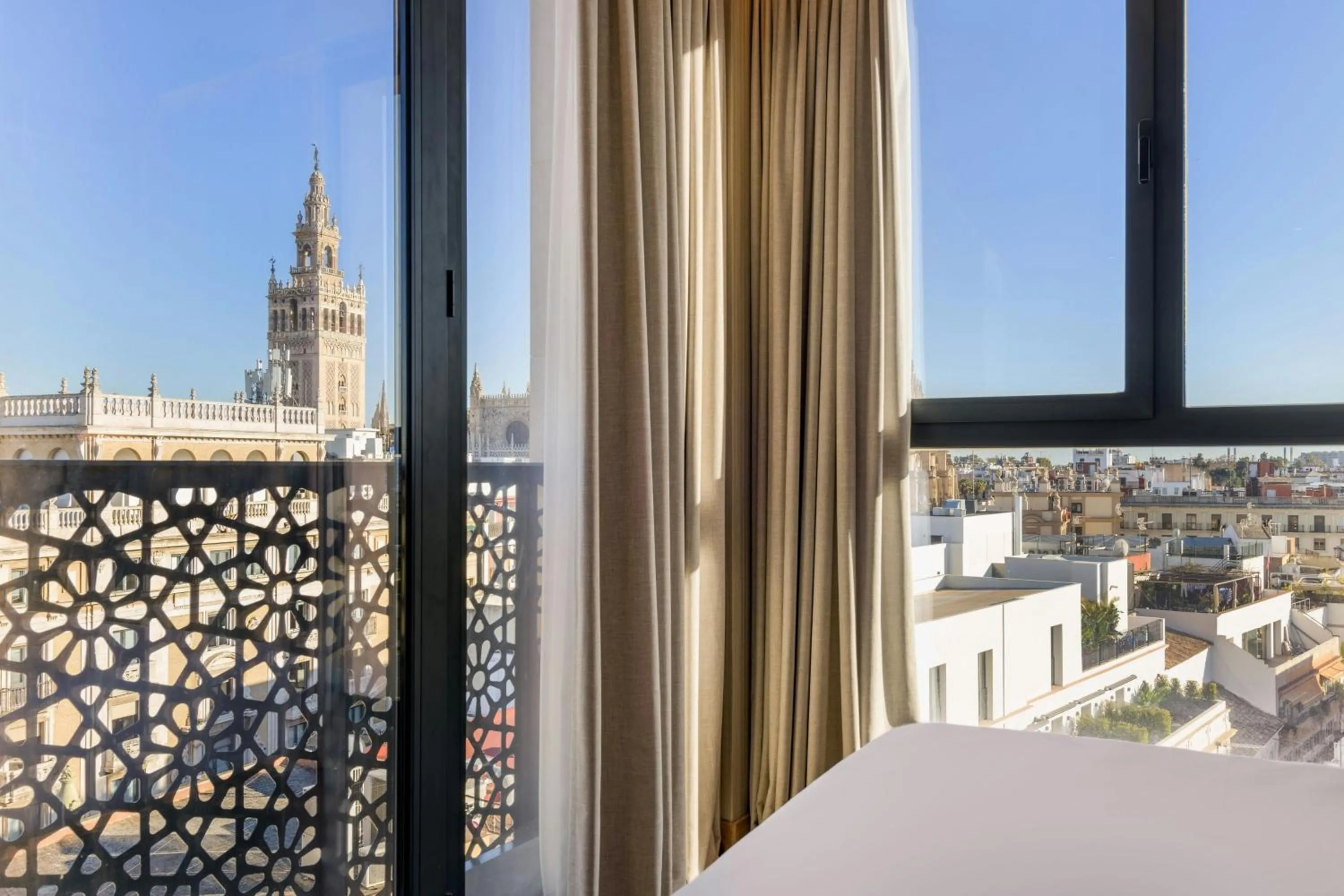 Photo of the whole room in Querencia de Sevilla, Autograph Collection