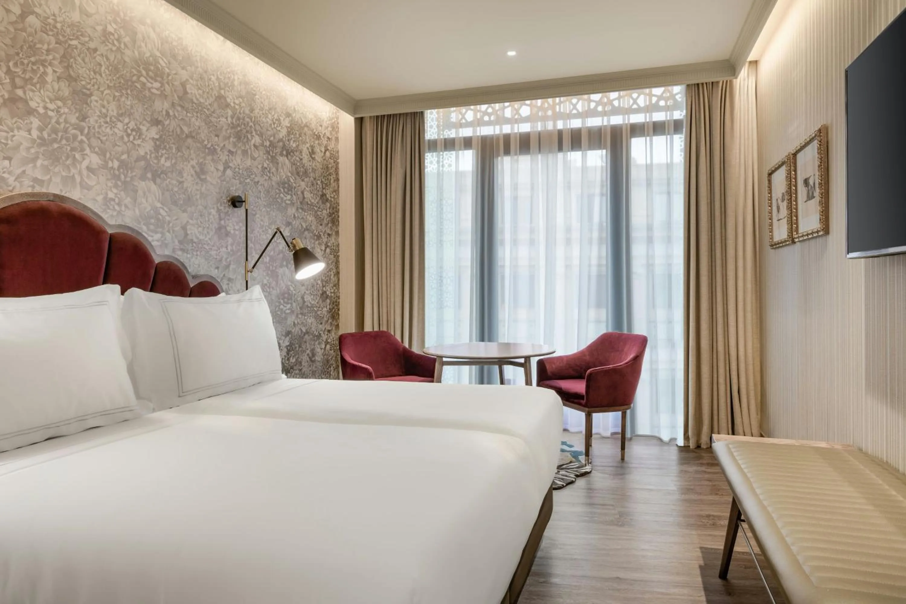 Photo of the whole room, Bed in Querencia de Sevilla, Autograph Collection