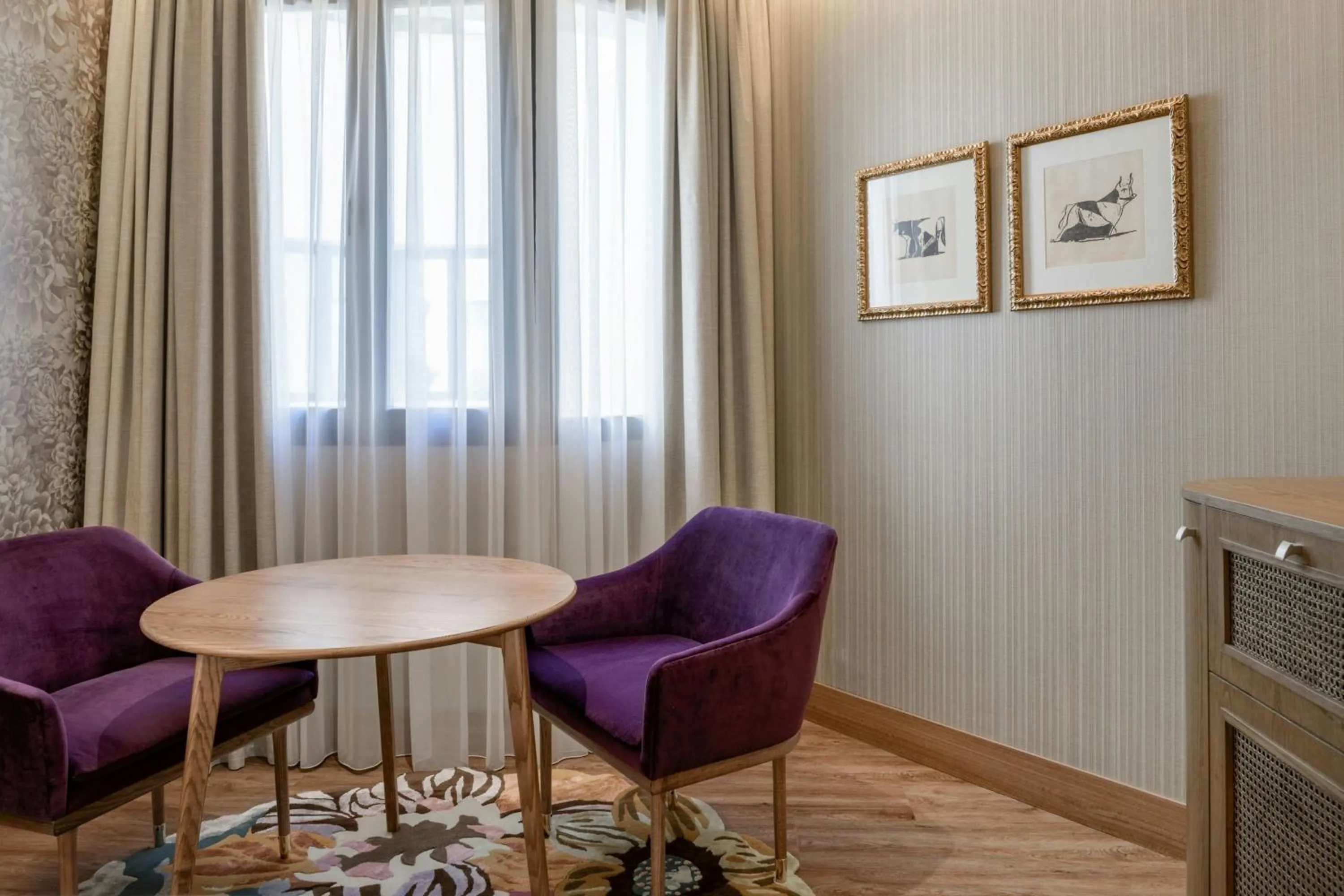 Photo of the whole room in Querencia de Sevilla, Autograph Collection