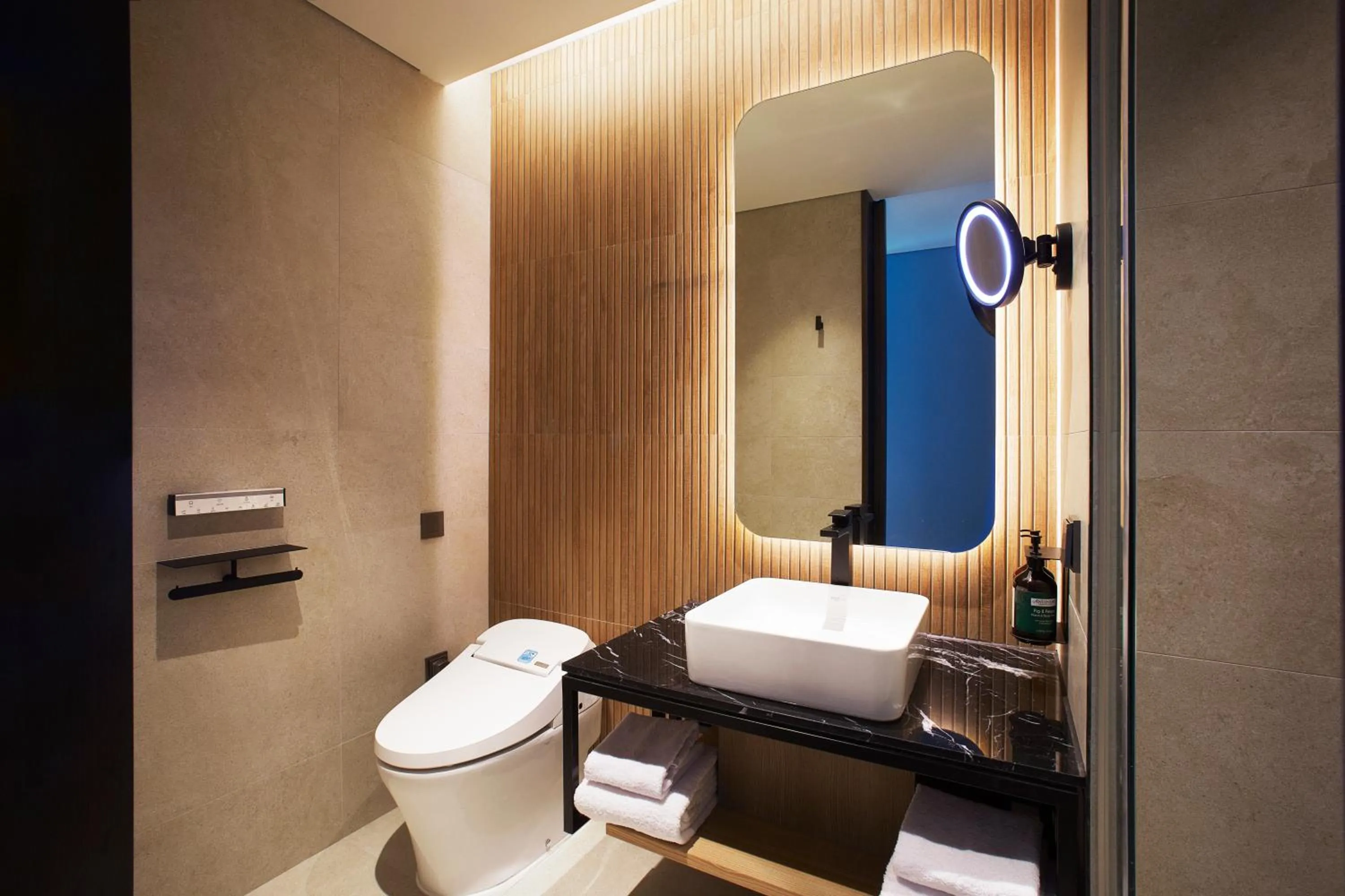 Bathroom in voco Seoul Gangnam by IHG