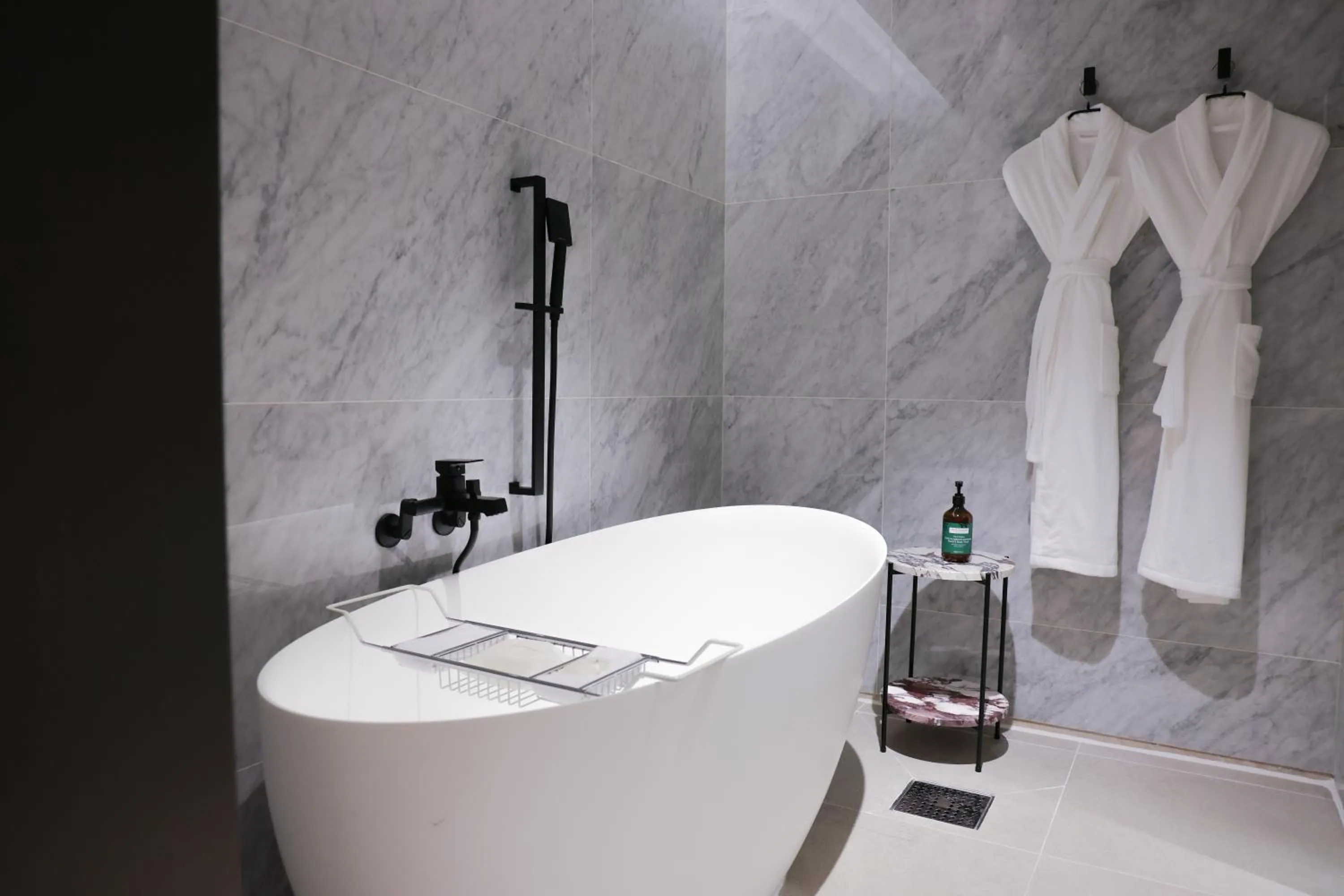 Bathroom in voco Seoul Gangnam by IHG