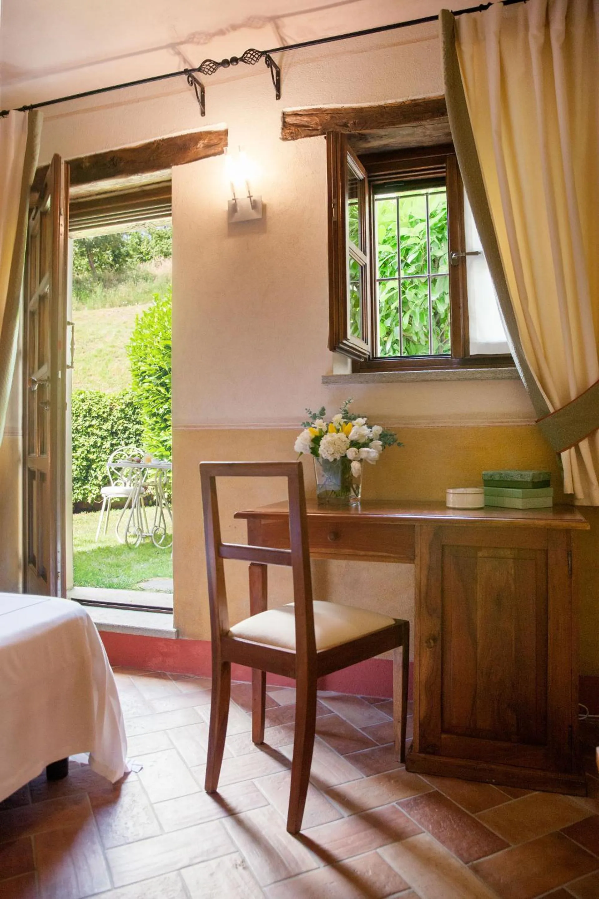 Photo of the whole room, Bed in Relais Montemarino