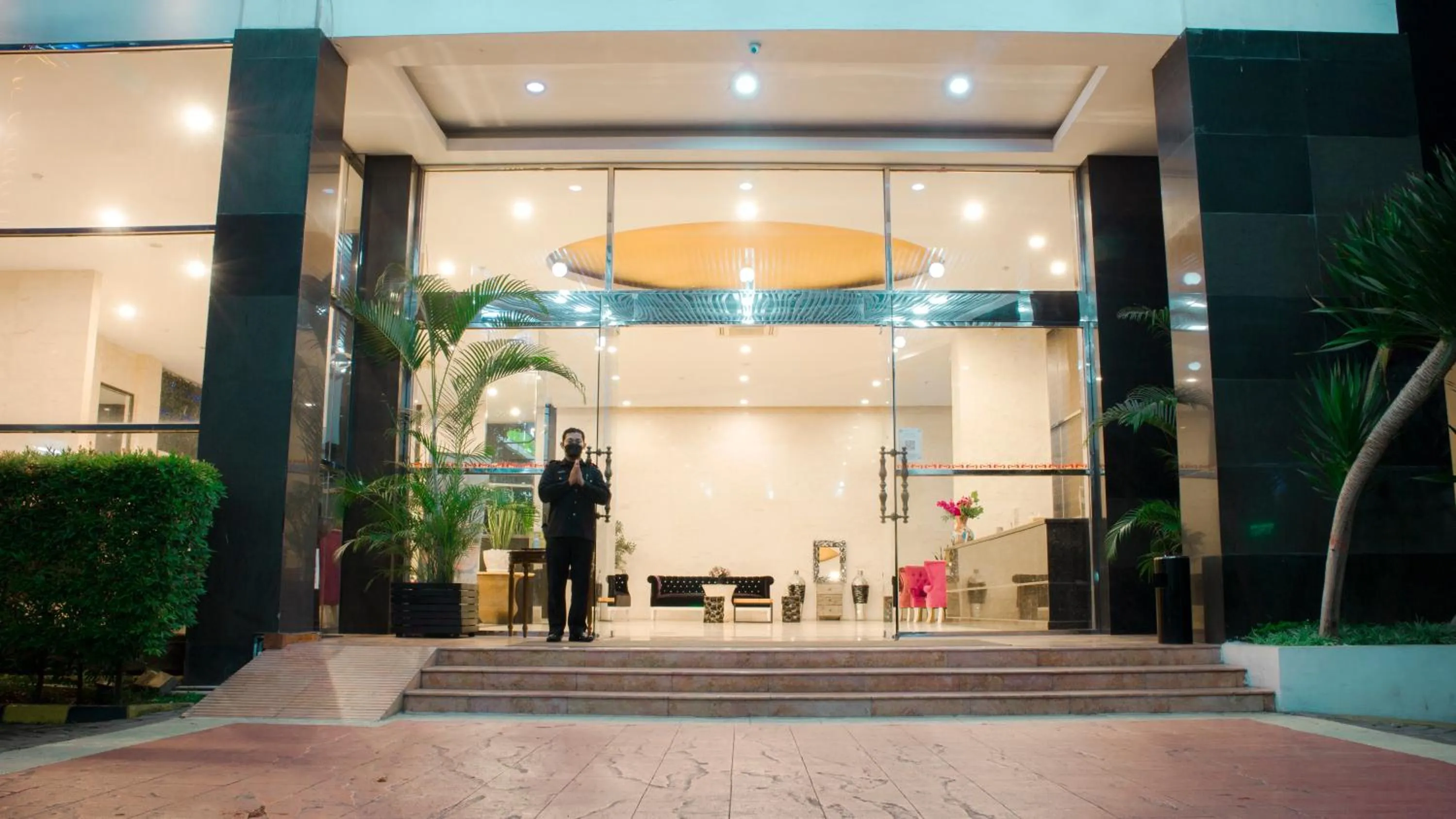 Facade/entrance in Marilyn Hotel Serpong