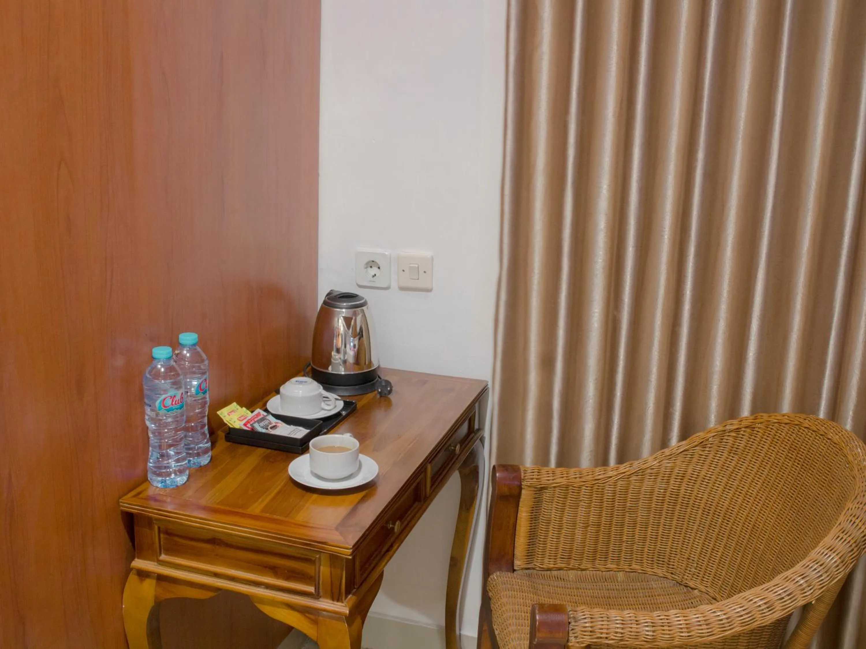 Coffee/tea facilities in Marilyn Hotel Serpong