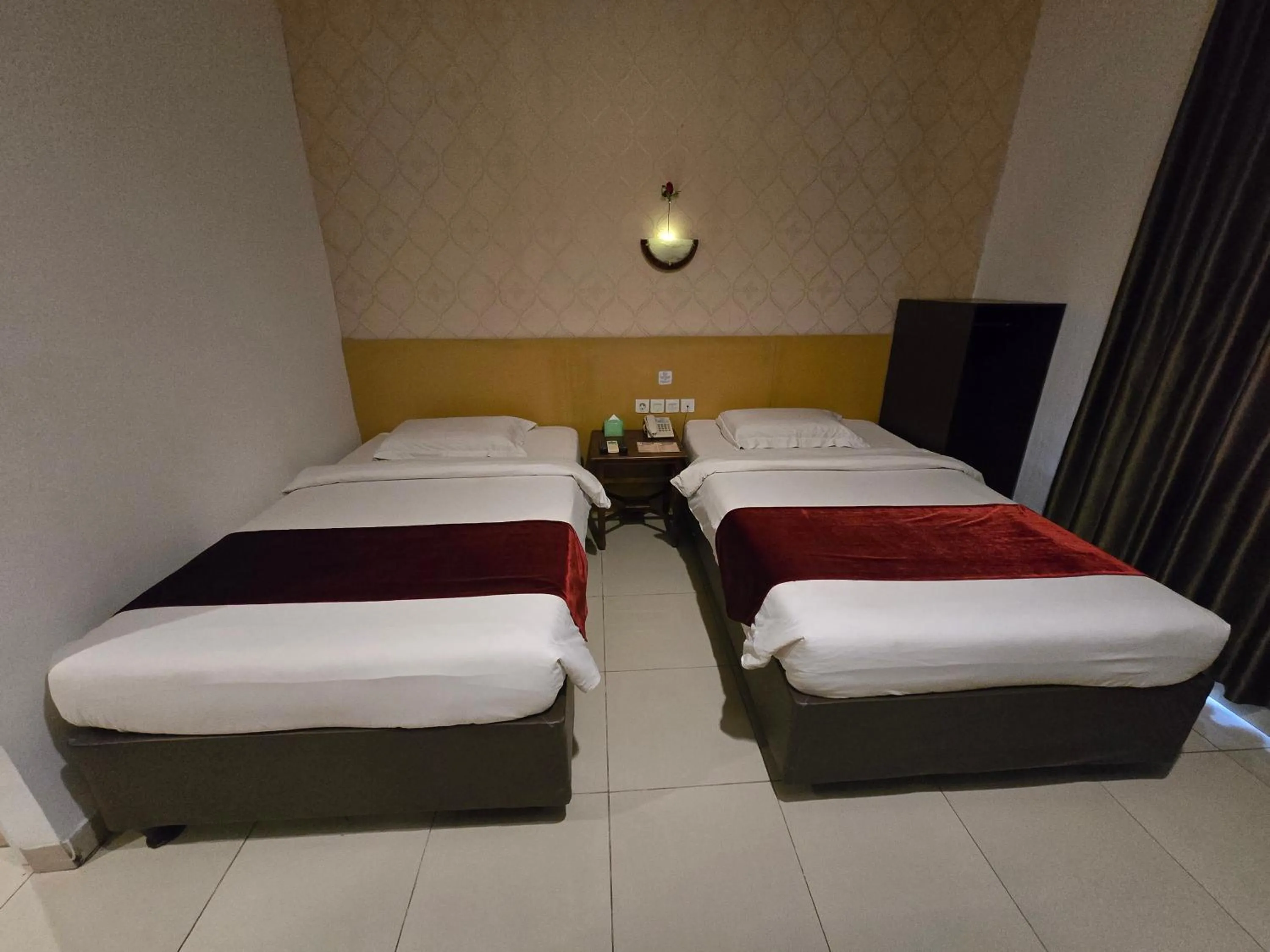 Toilet, Bed in Marilyn Hotel Serpong
