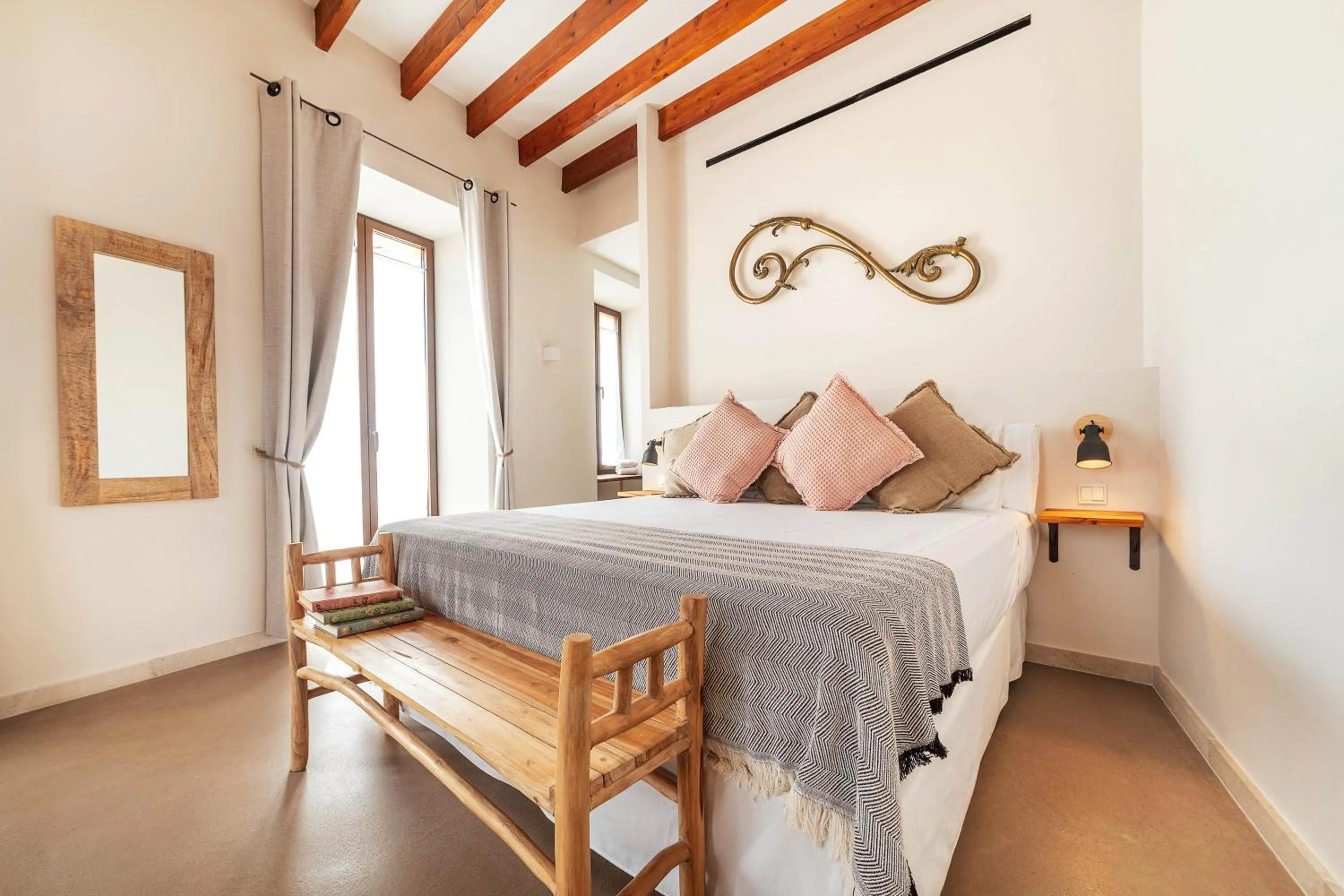 Bed in Ōrigins Hotel Boutique - Adults Only