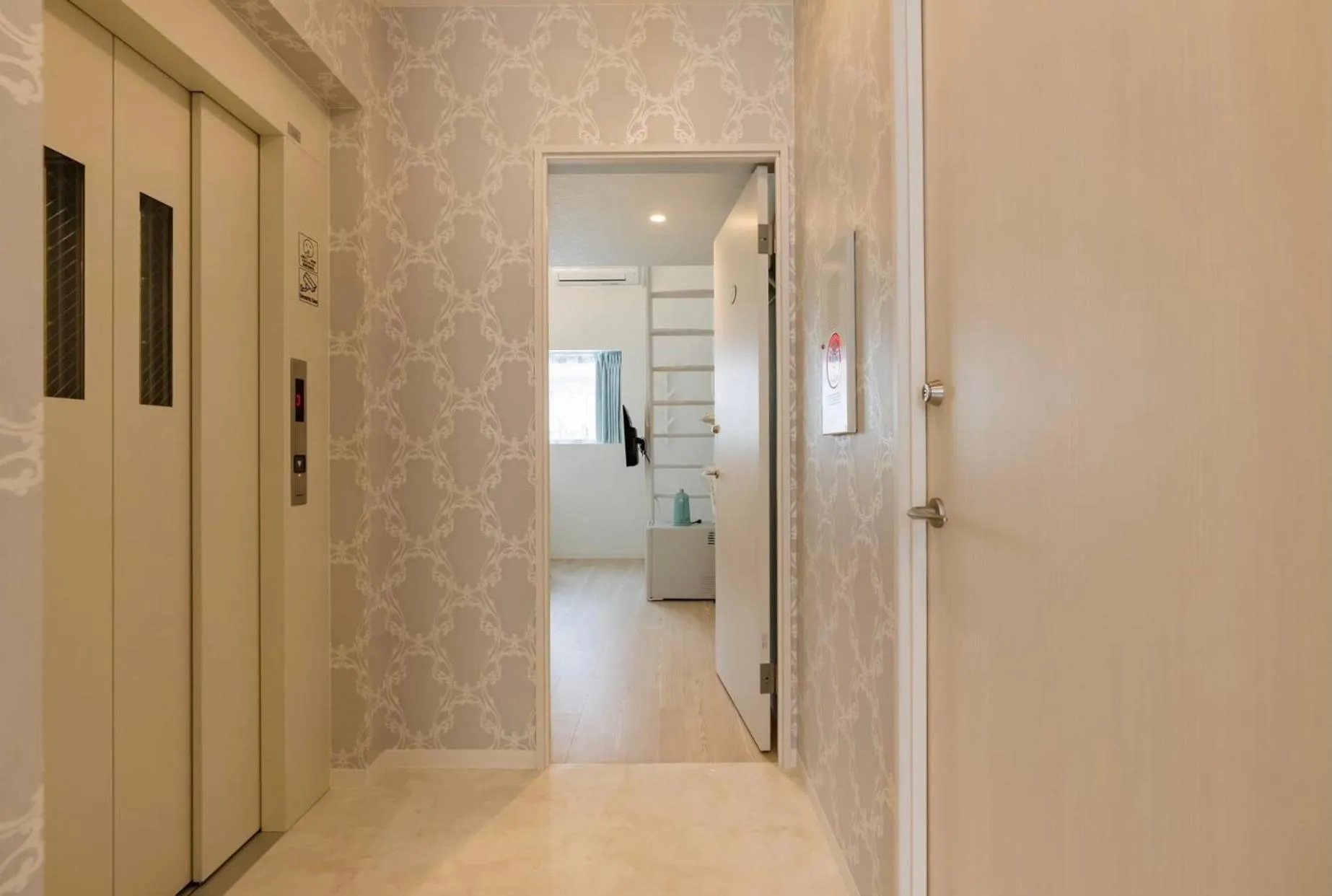 K.K.House in Osaka（まるまる一棟貸し切り）