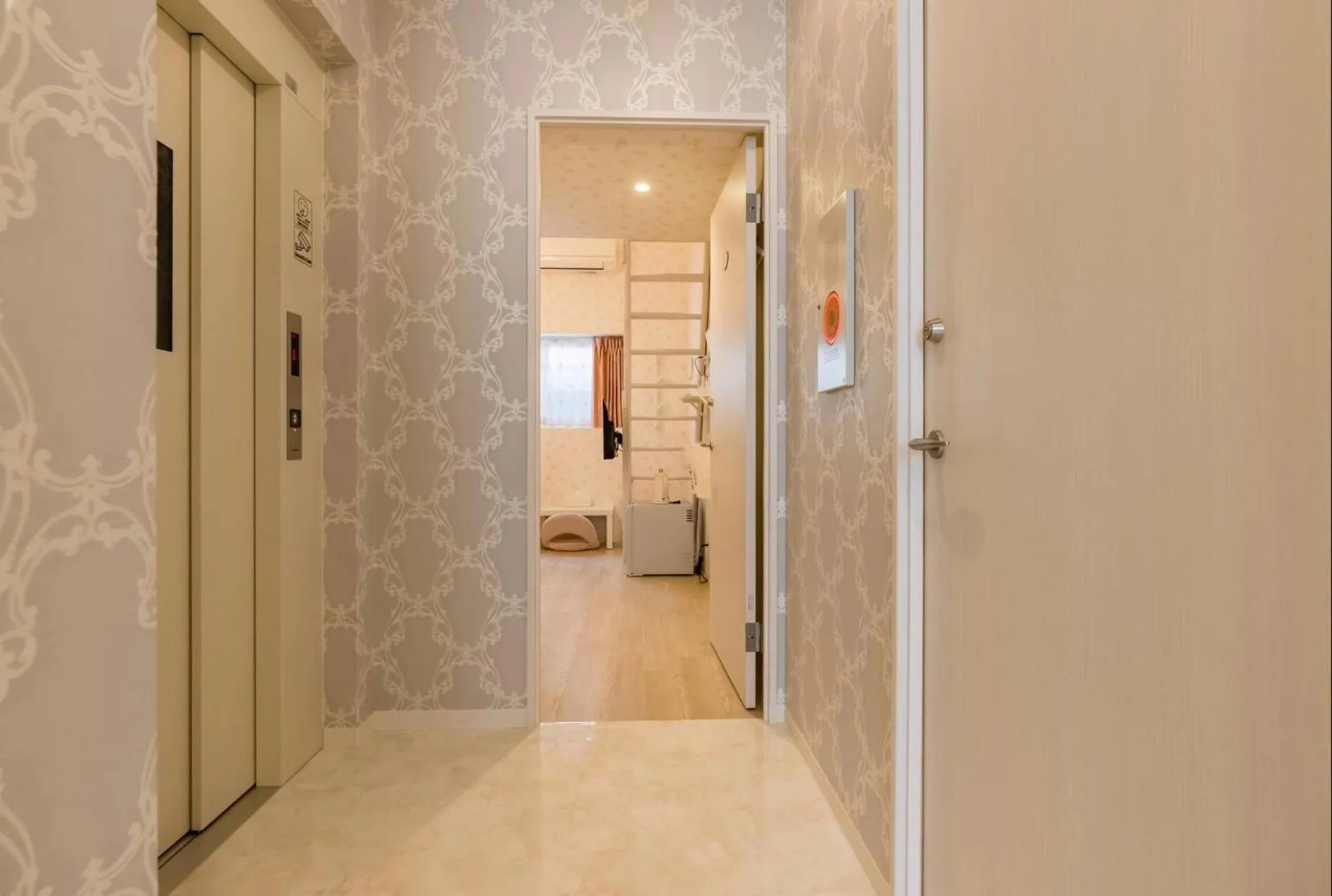 K.K.House in Osaka（まるまる一棟貸し切り）