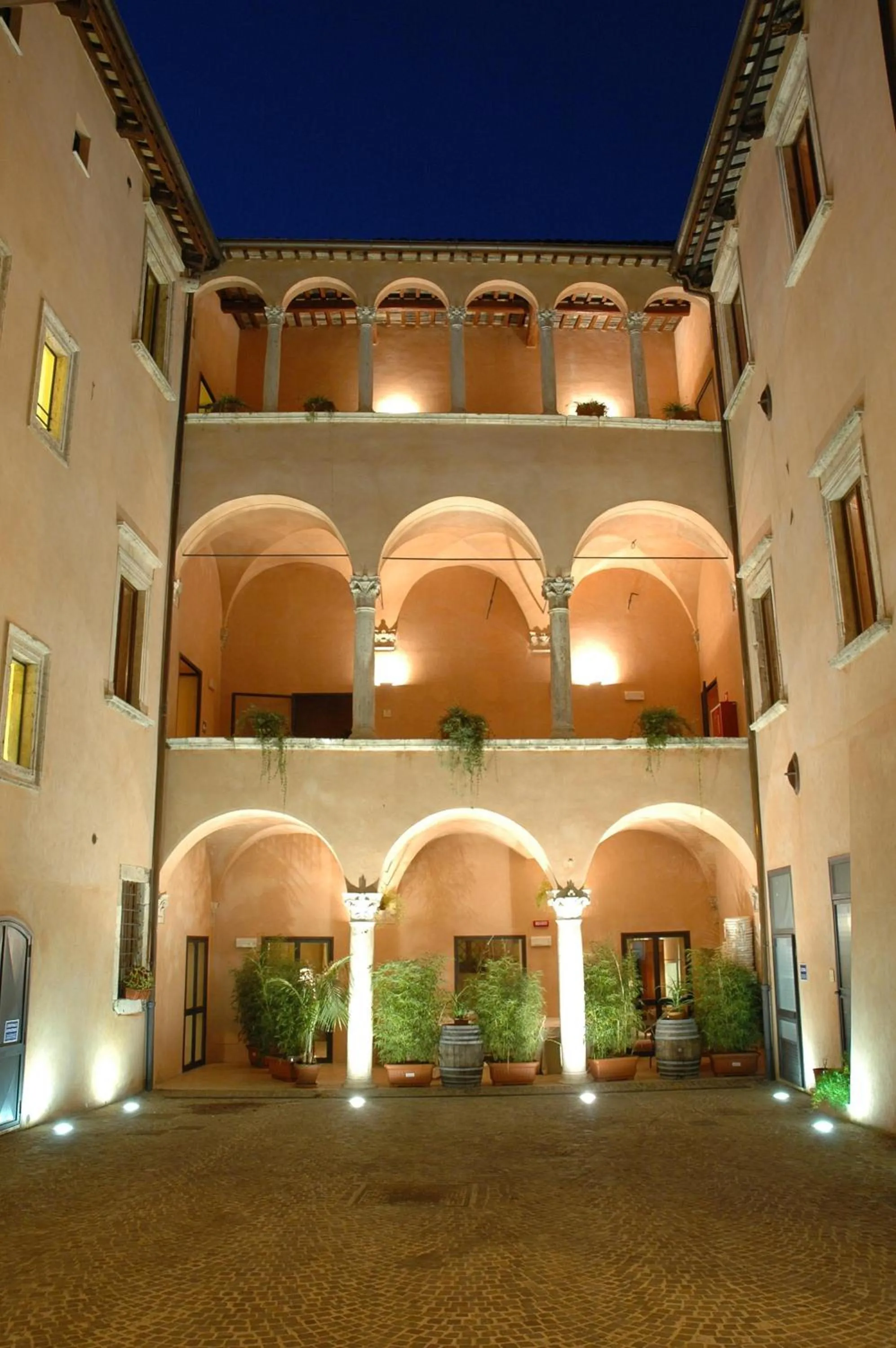 Facade/entrance in Palazzo Guiderocchi