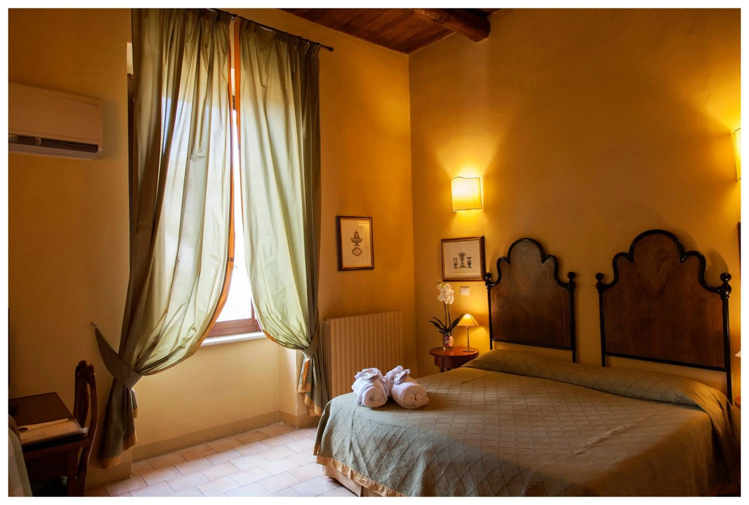 Bed in Palazzo Guiderocchi