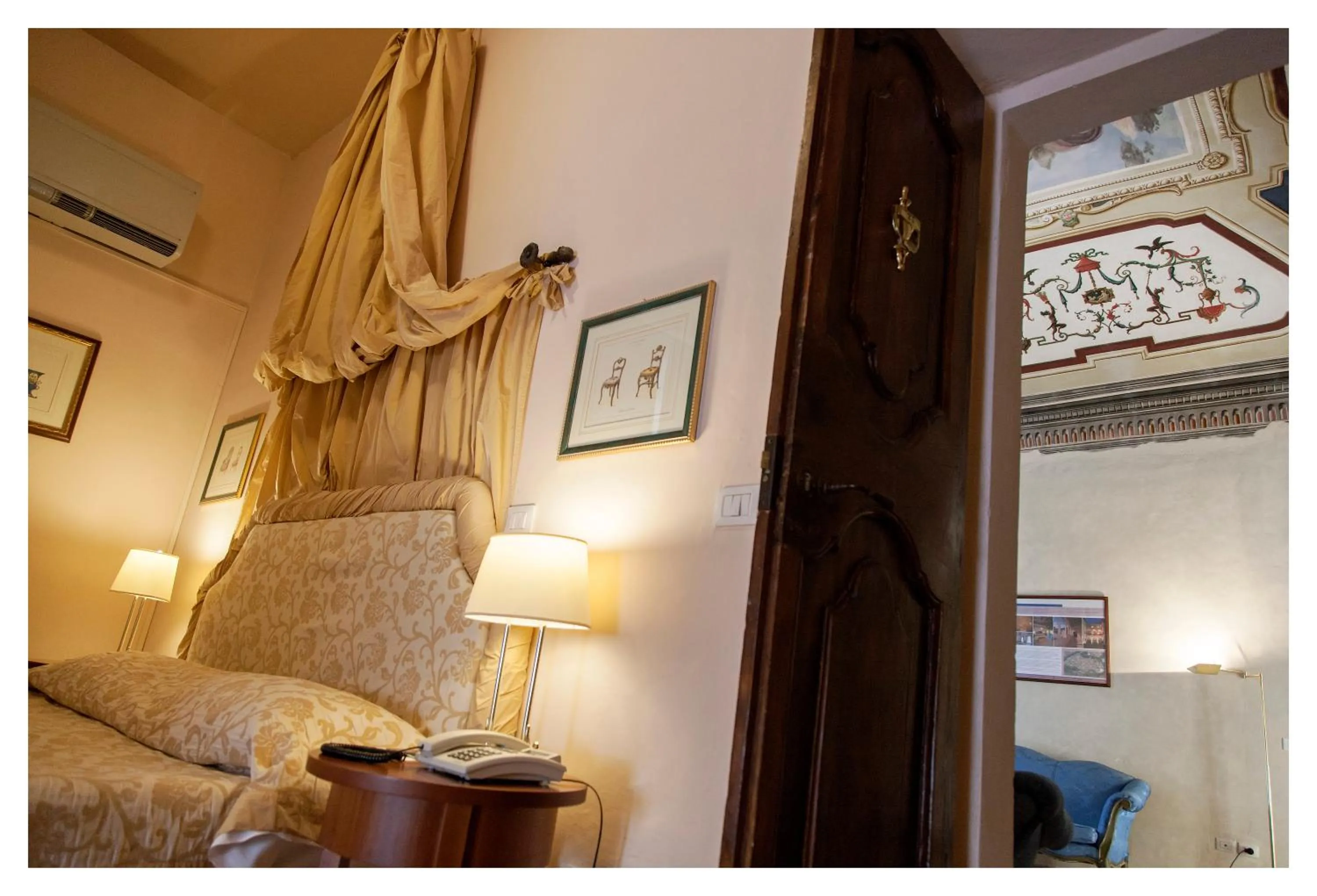 Decorative detail in Palazzo Guiderocchi