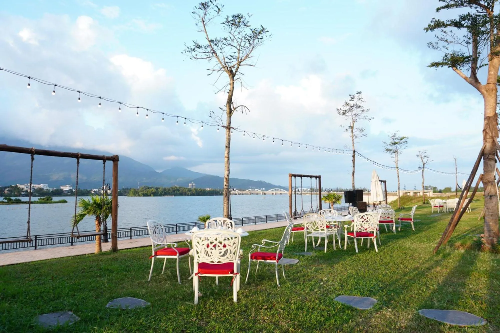 Restaurant/places to eat in Cami Riverside Resort Da Nang