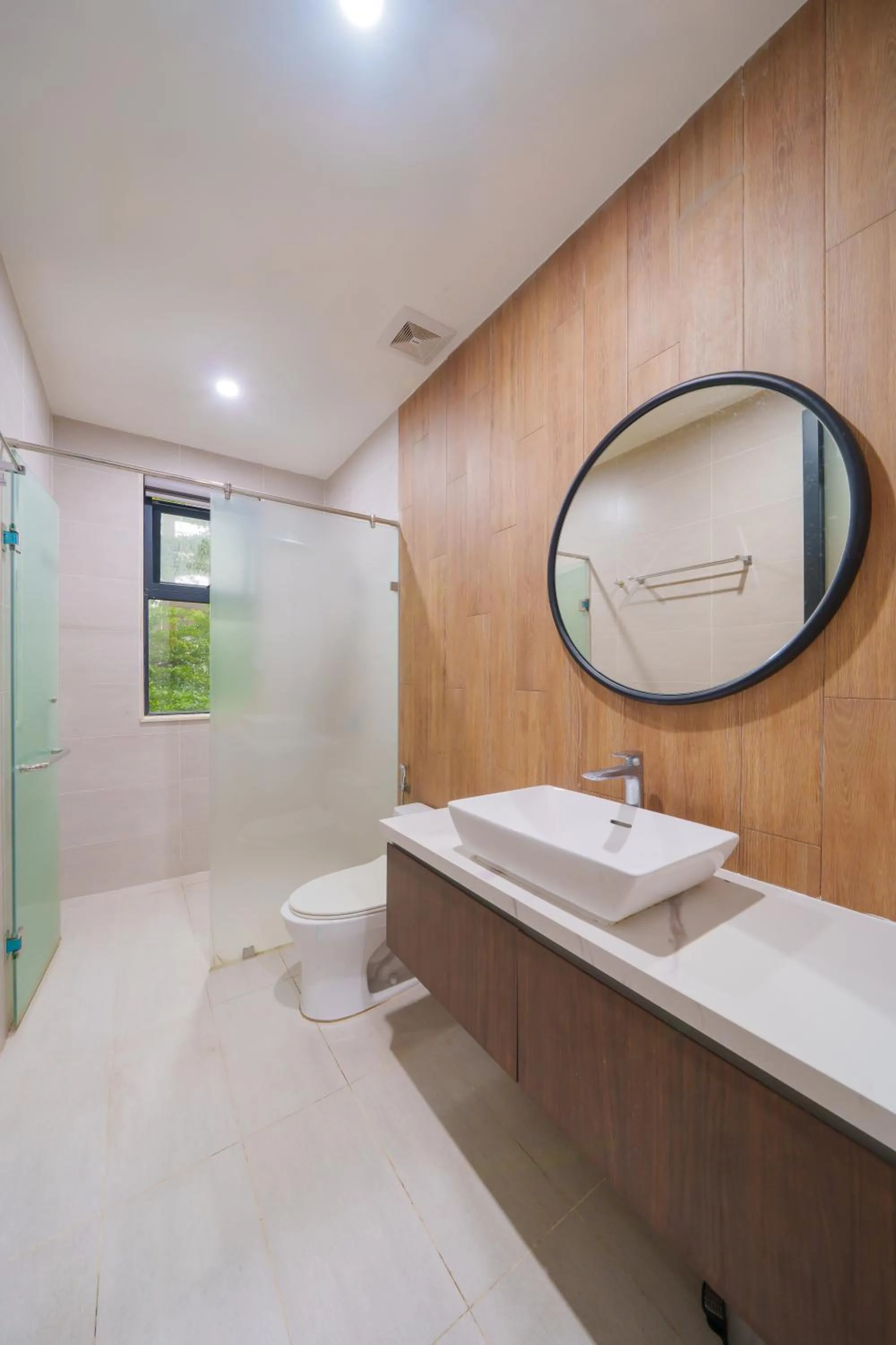 Toilet in Cami Riverside Resort Da Nang