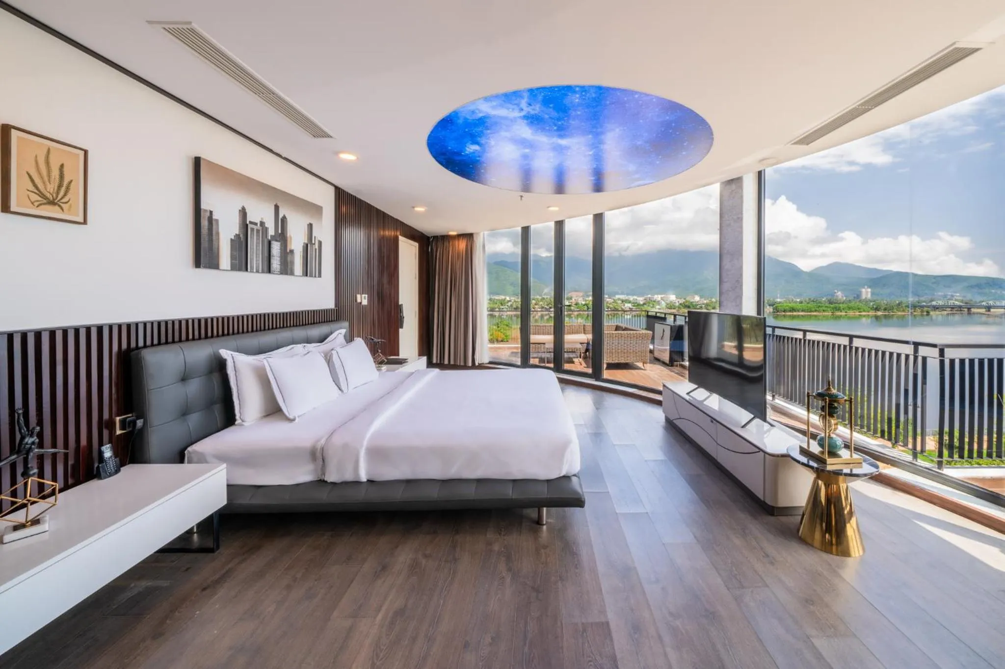 Balcony/Terrace, Bed in Cami Riverside Resort Da Nang