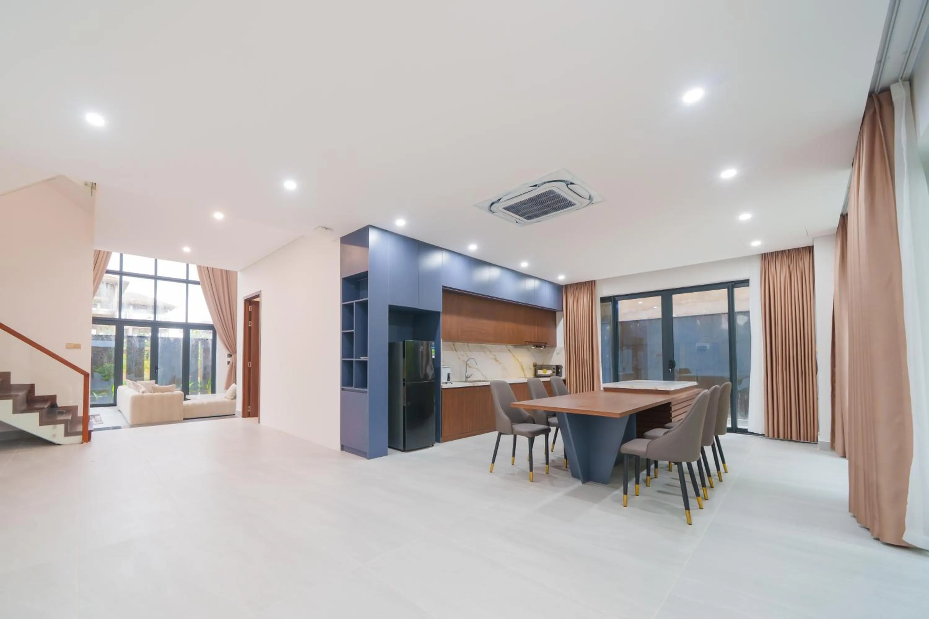 Kitchen or kitchenette in Cami Riverside Resort Da Nang