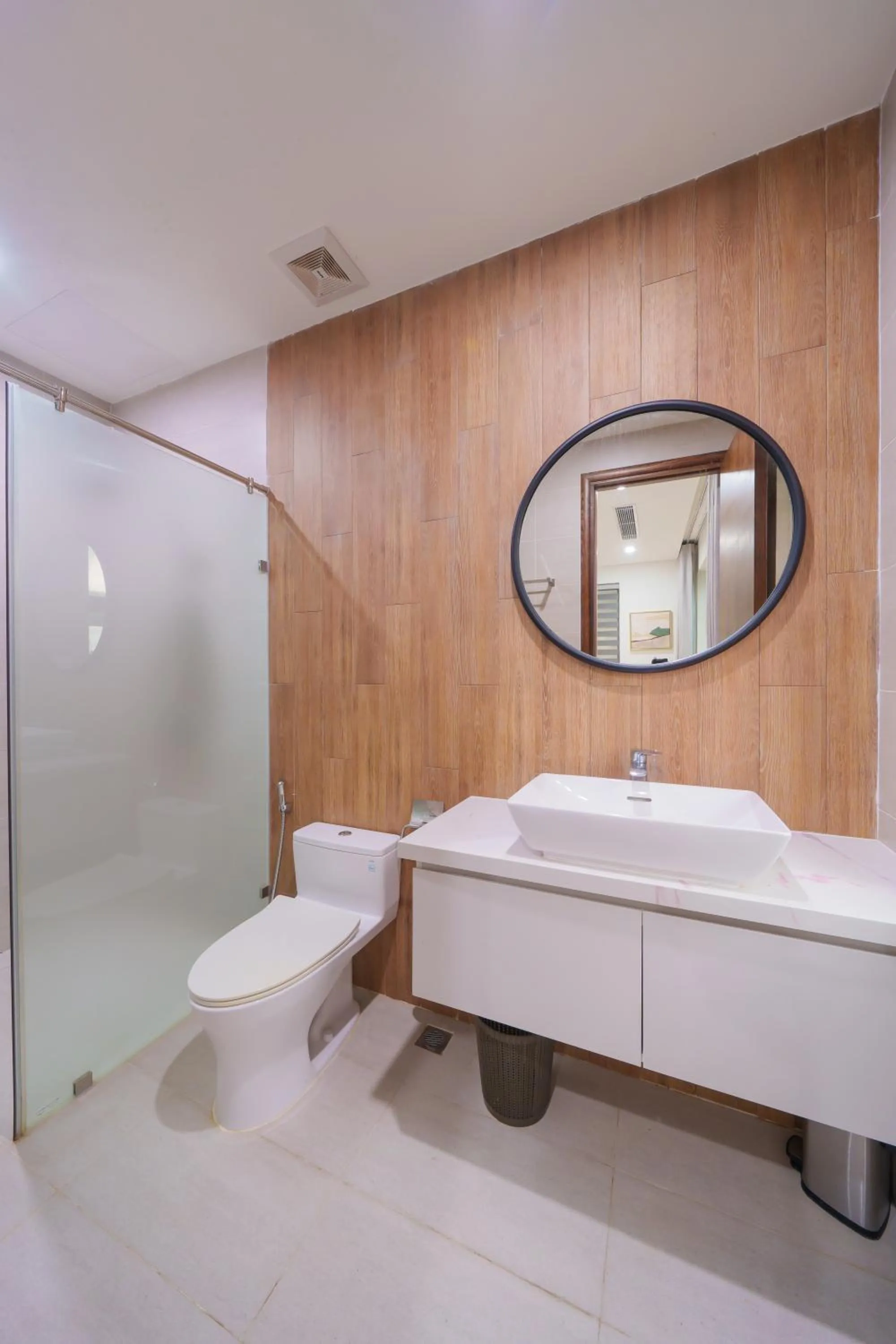 Shower in Cami Riverside Resort Da Nang