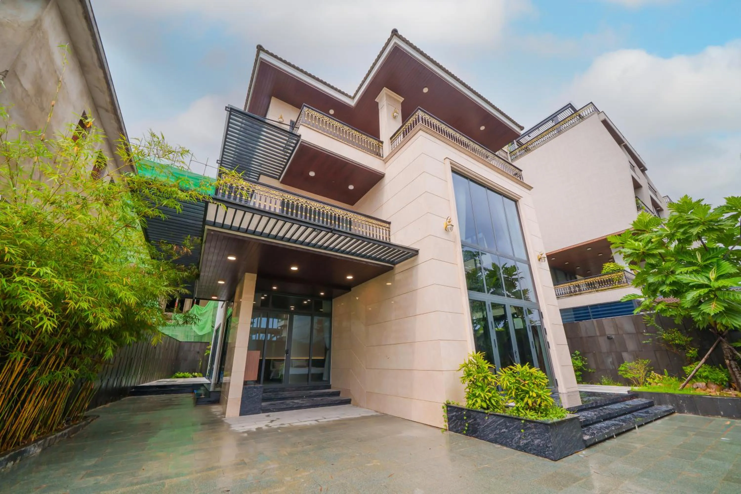 Garden in Cami Riverside Resort Da Nang