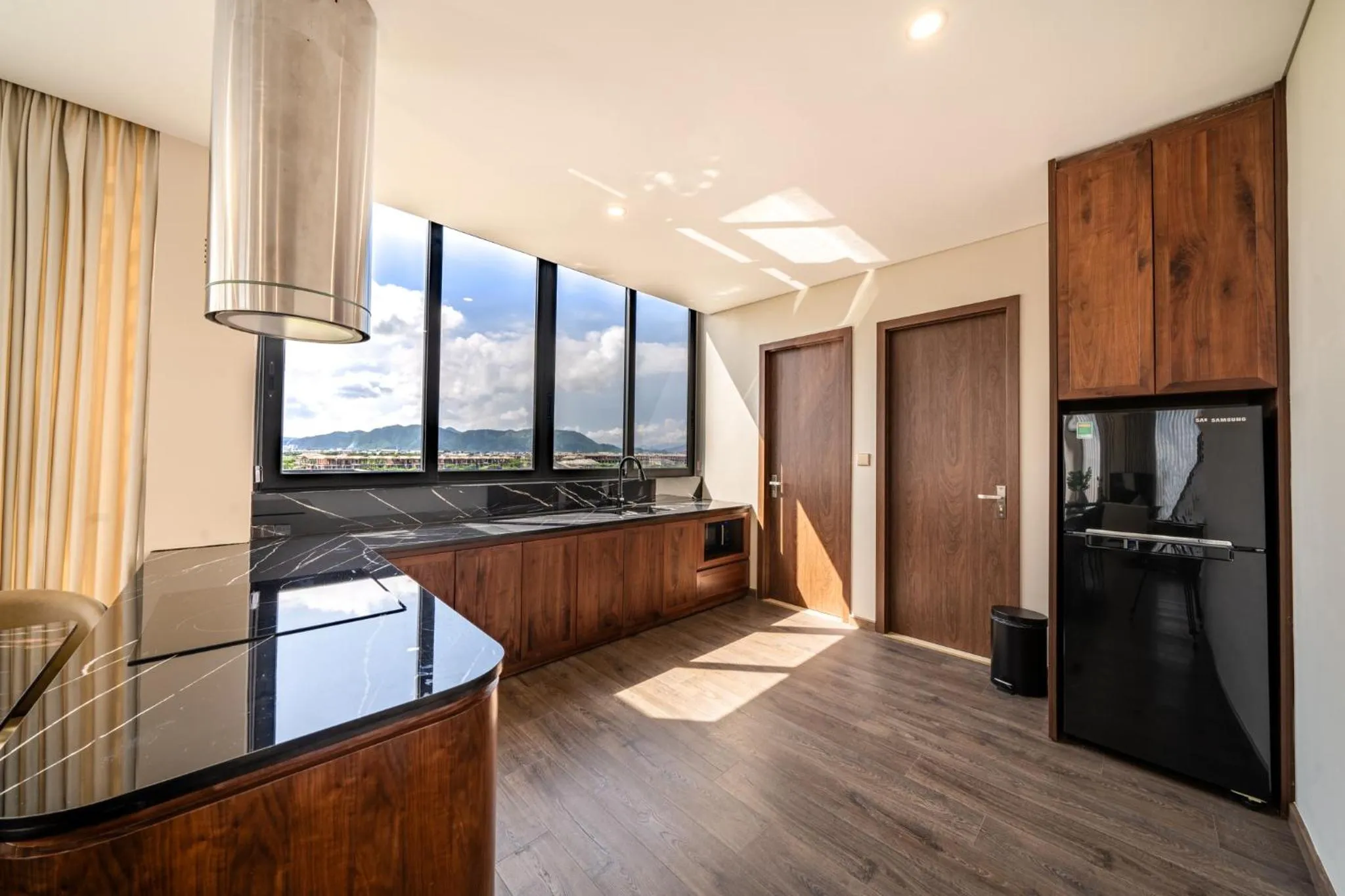 Kitchen or kitchenette in Cami Riverside Resort Da Nang