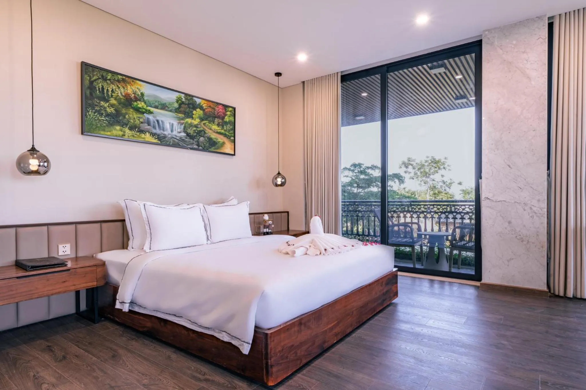 Bed in Cami Riverside Resort Da Nang