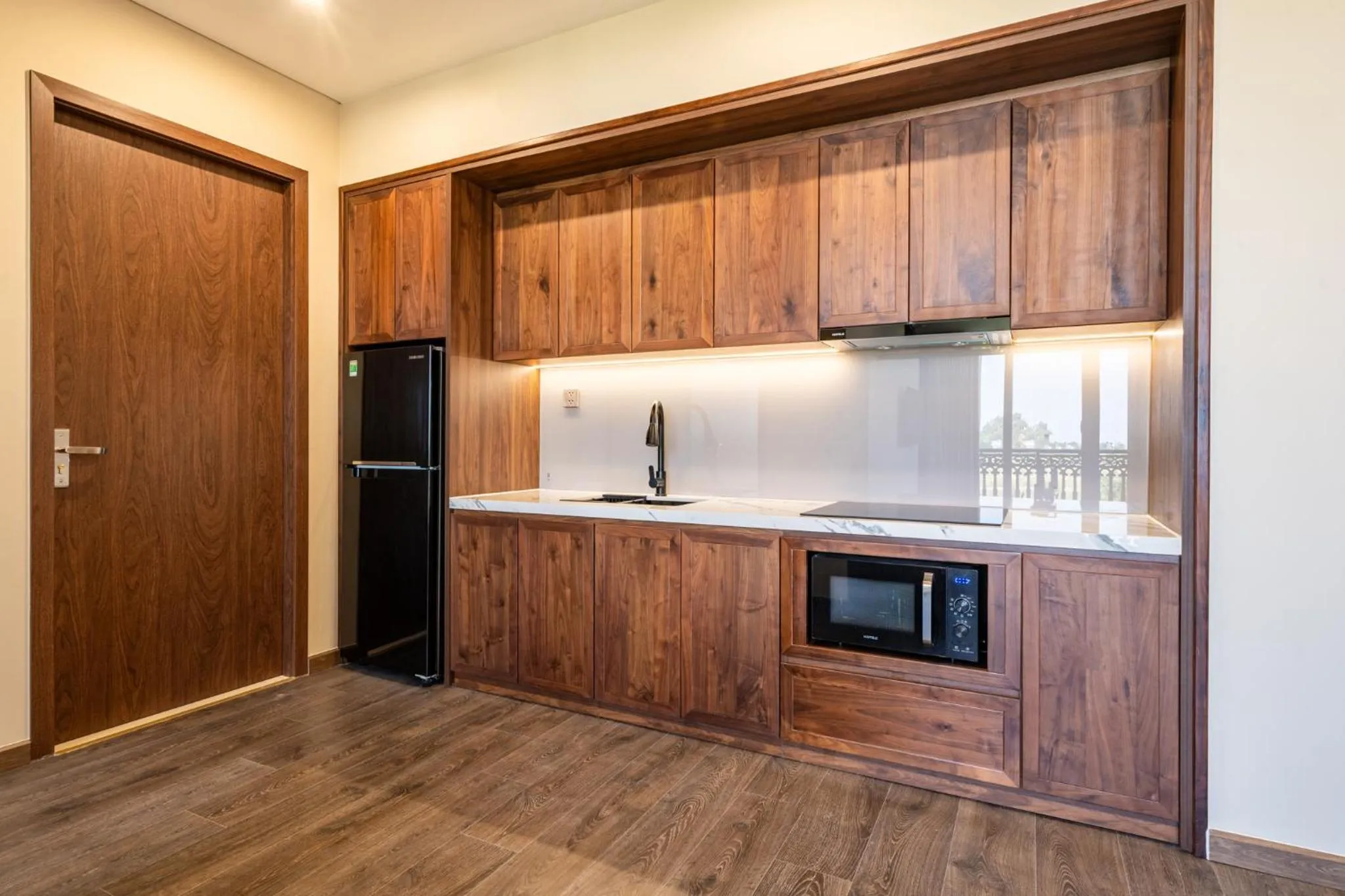 Kitchen or kitchenette in Cami Riverside Resort Da Nang