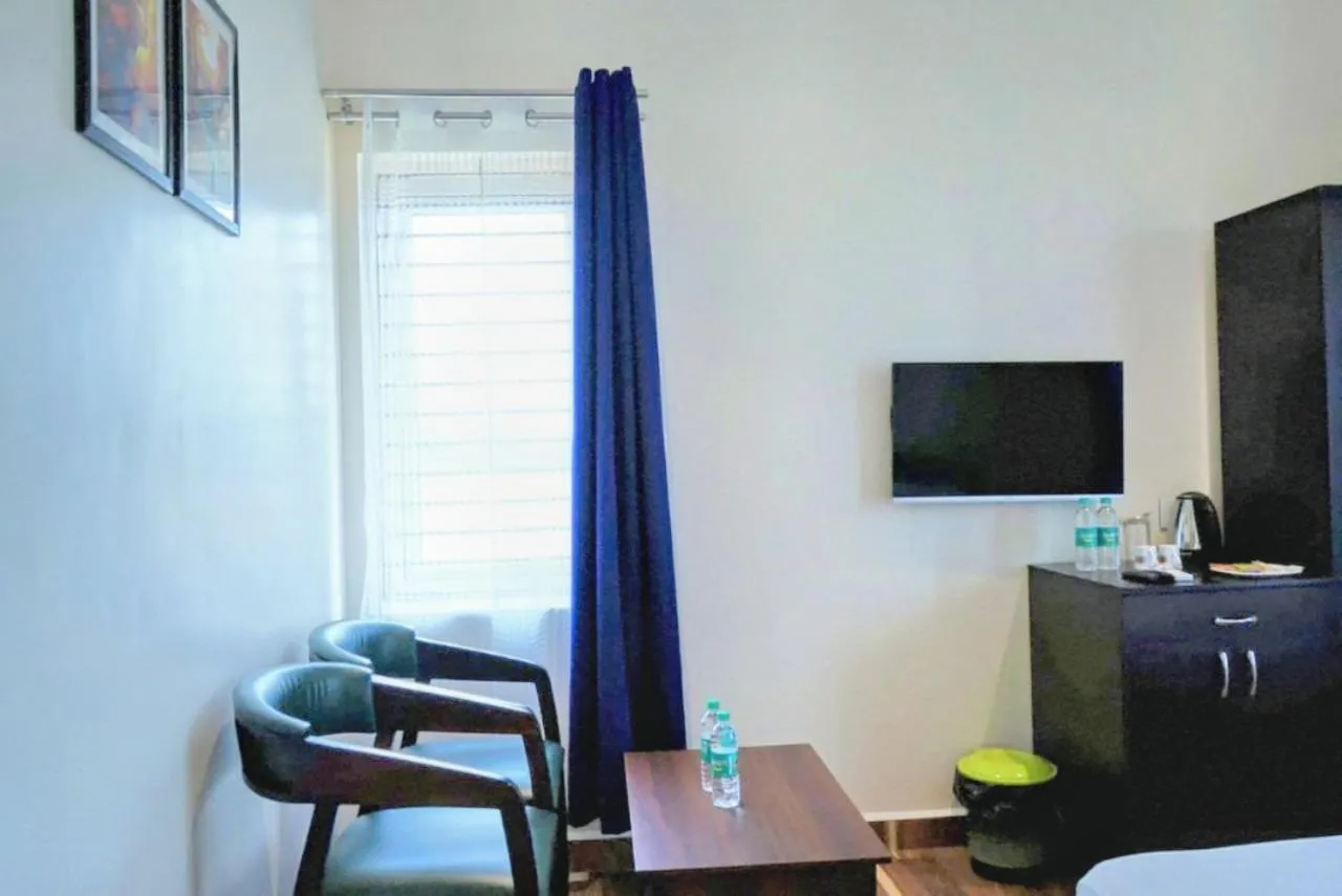 Seating area in Coastal Pearl Home Stay, Private Rooms & Villas Murudeshwar