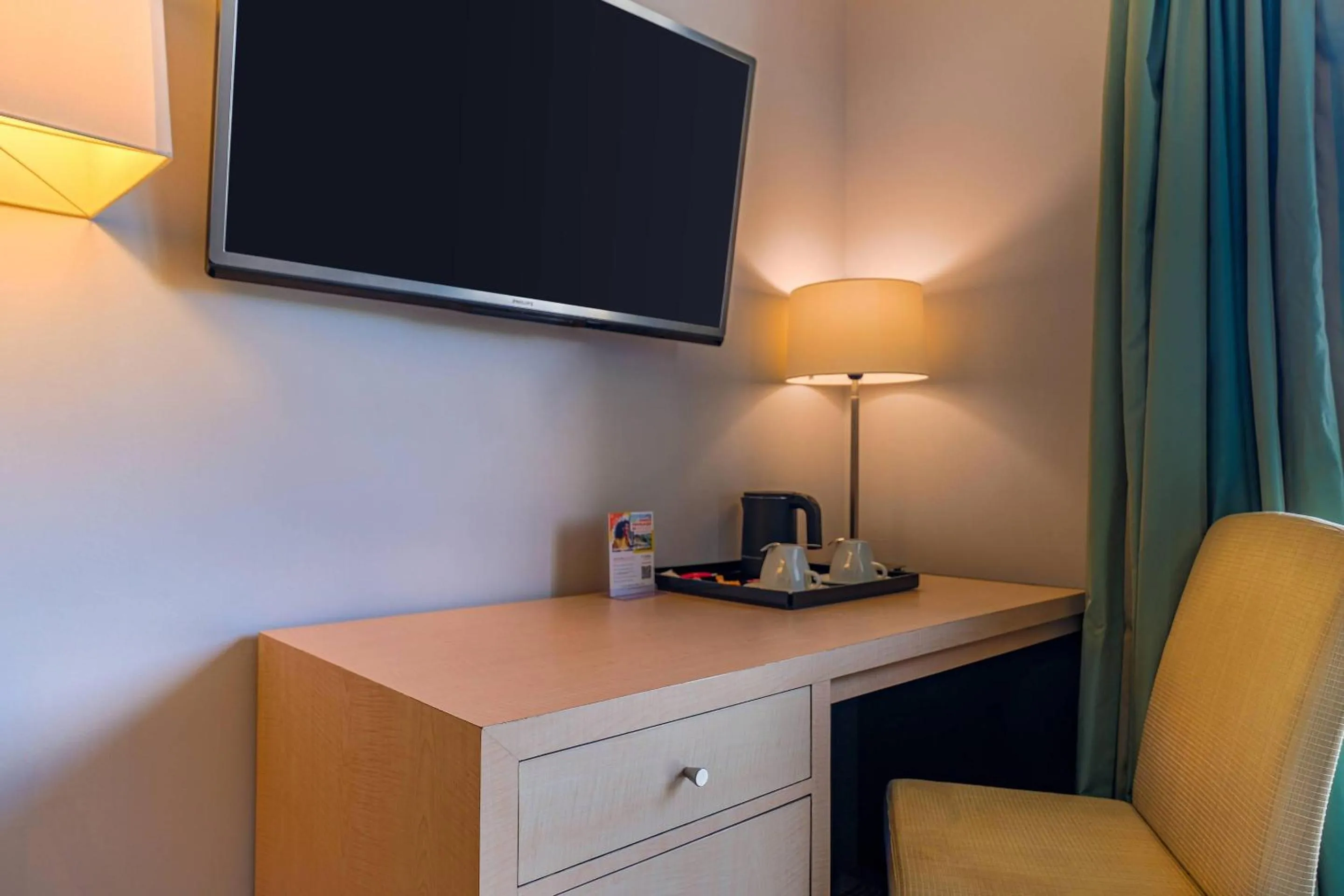 Bedroom in Zenitude Hotel La Valadière, Ascend Hotel Collection