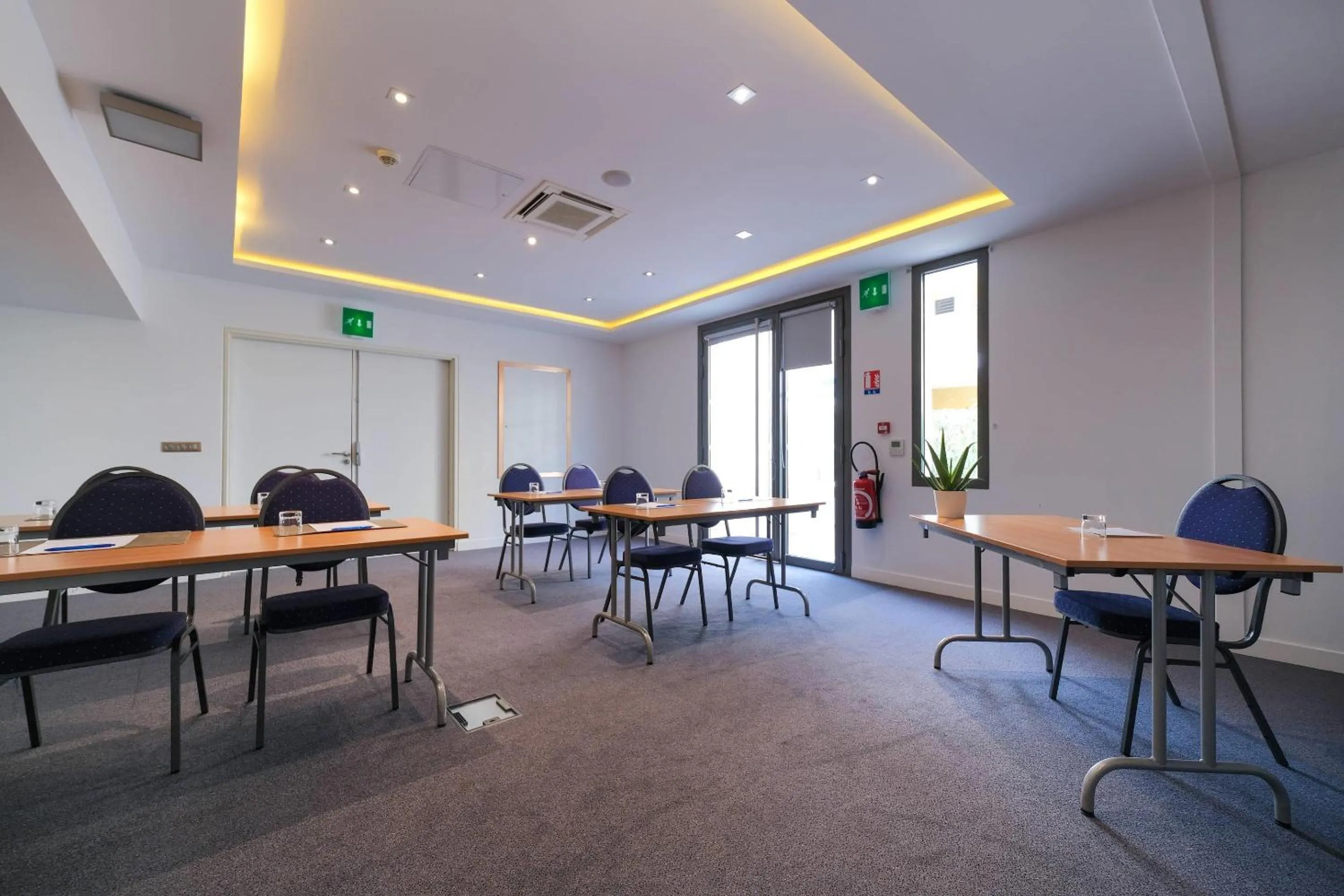 Meeting/conference room in Zenitude Hotel La Valadière, Ascend Hotel Collection