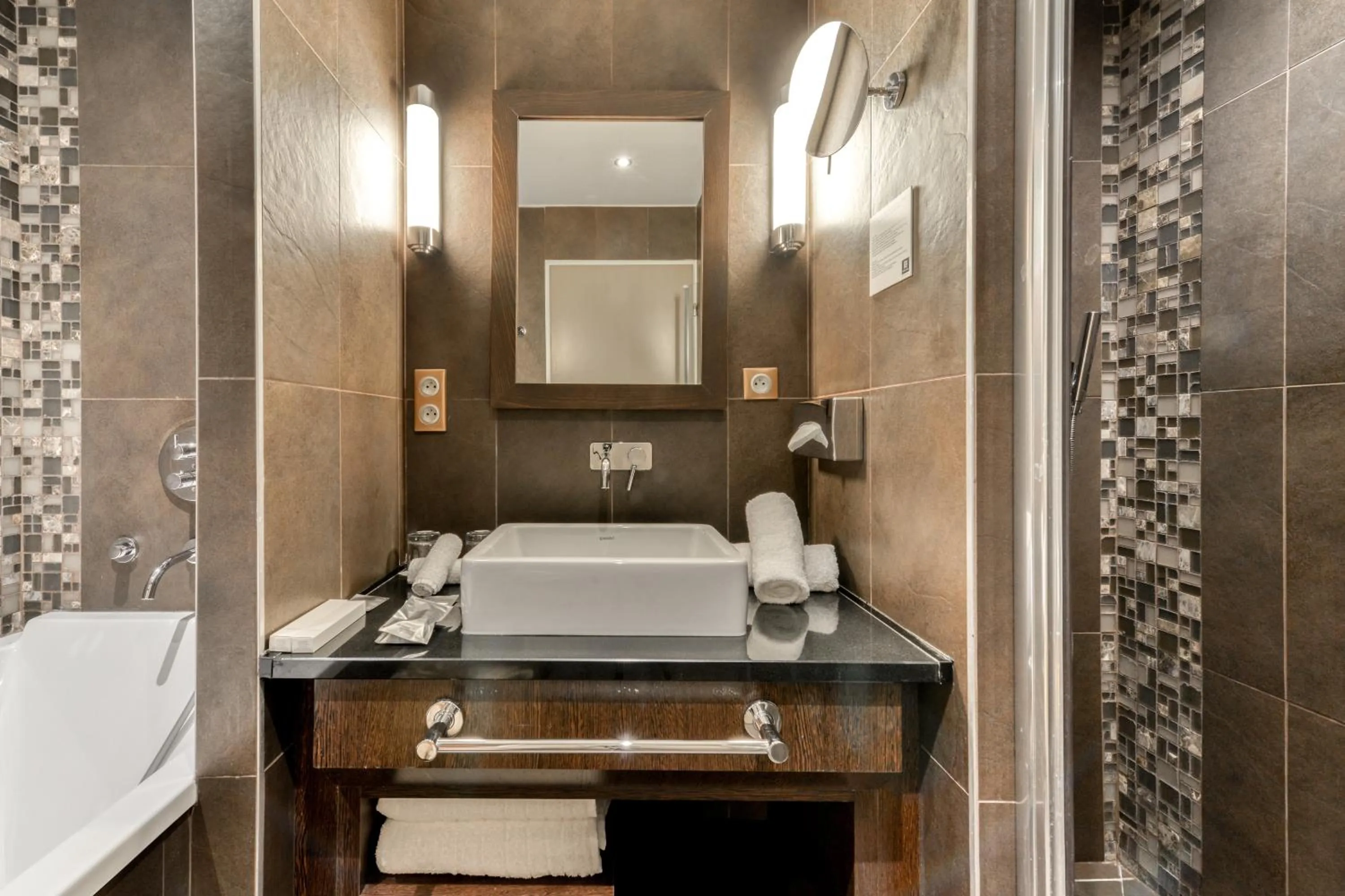 Bathroom in Zenitude Hotel La Valadière, Ascend Hotel Collection