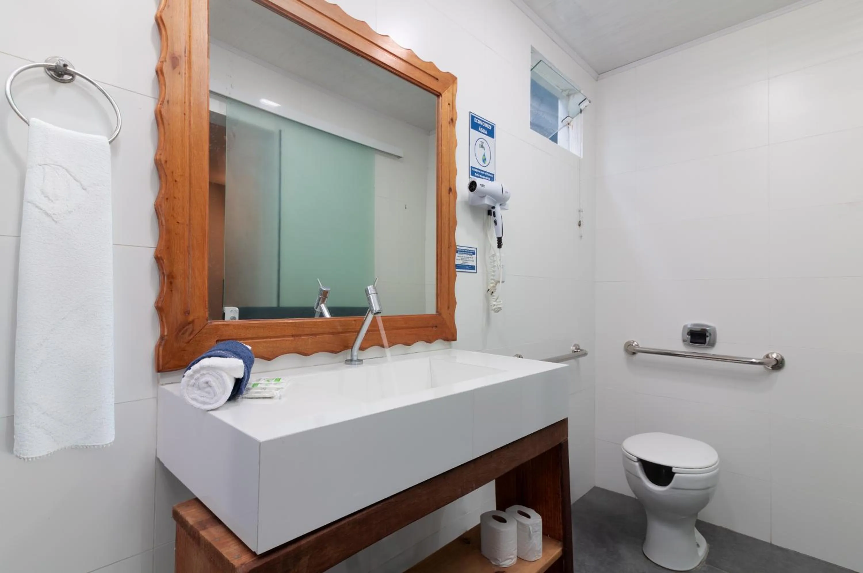 Shower in Hotel Conchas