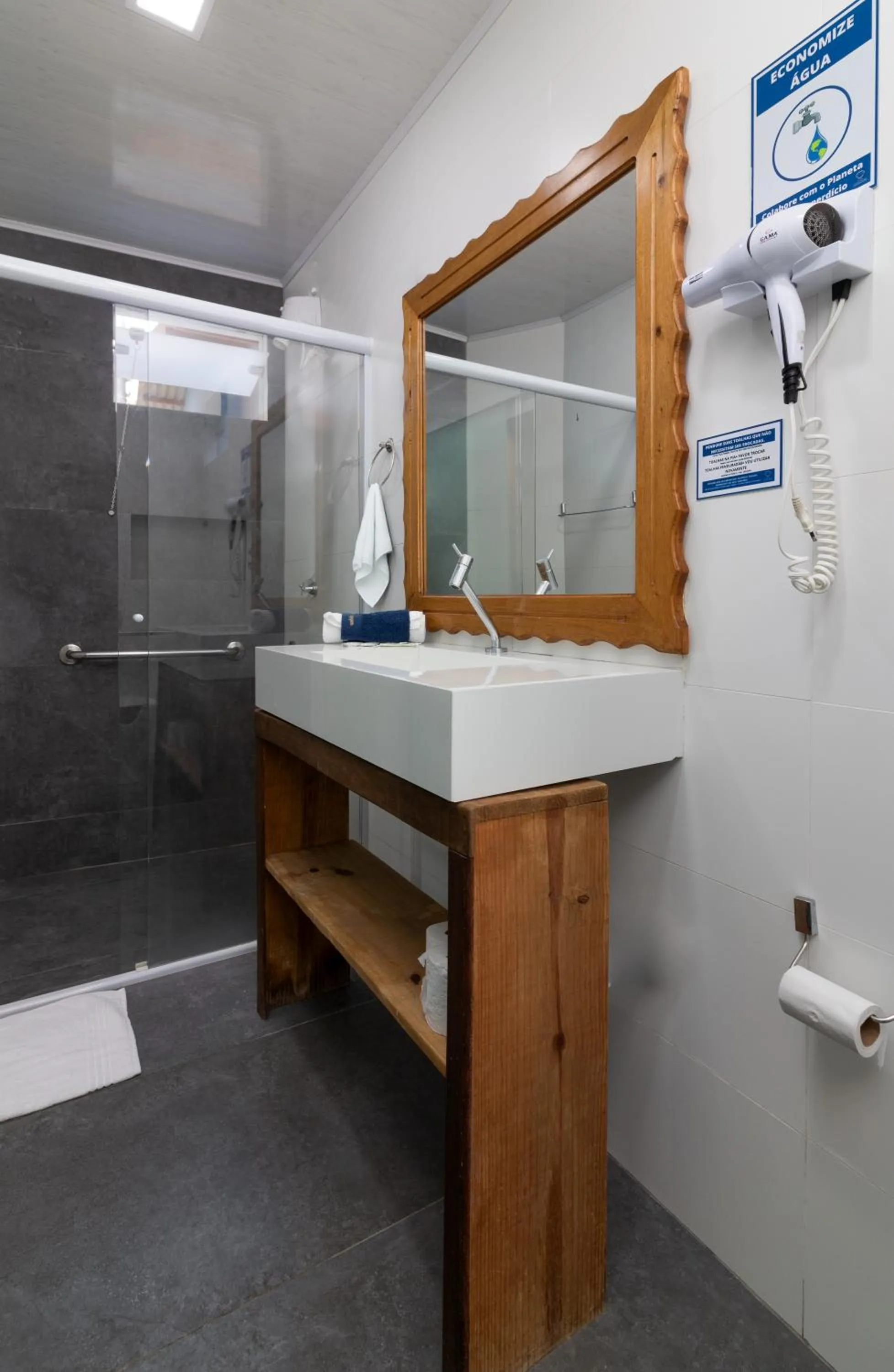 Shower in Hotel Conchas