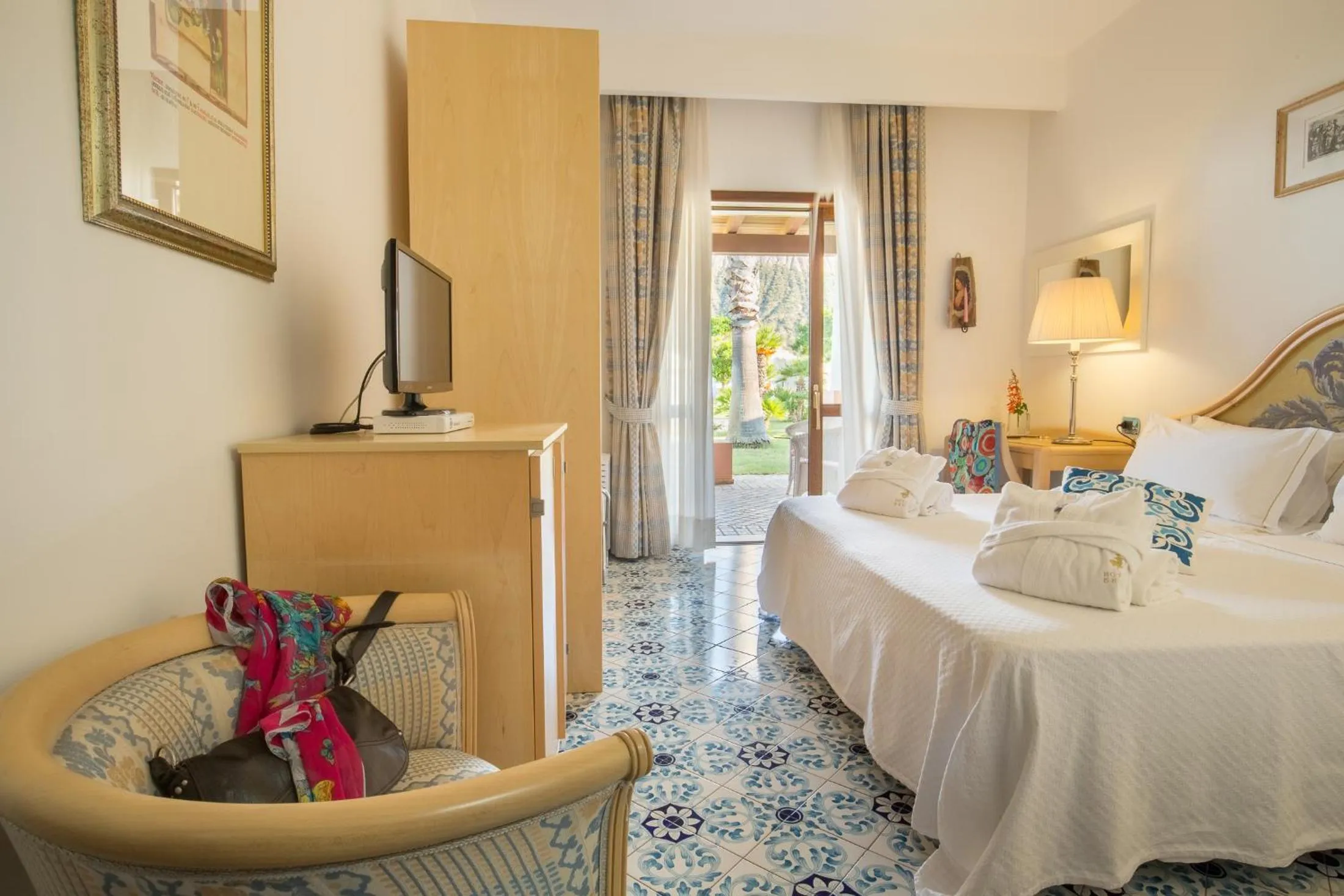 Photo of the whole room, Bed in Hotel Eros