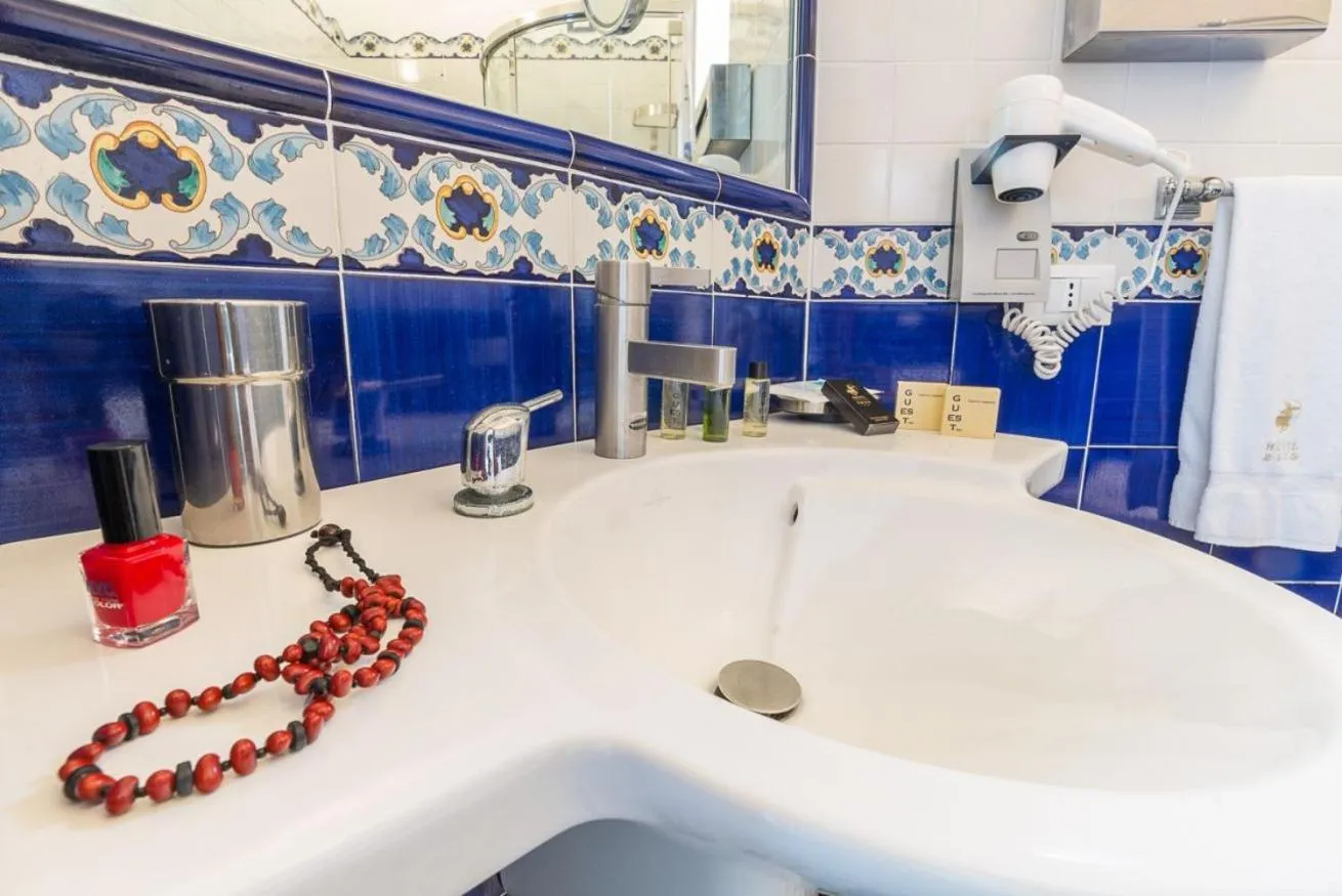 Bathroom in Hotel Eros