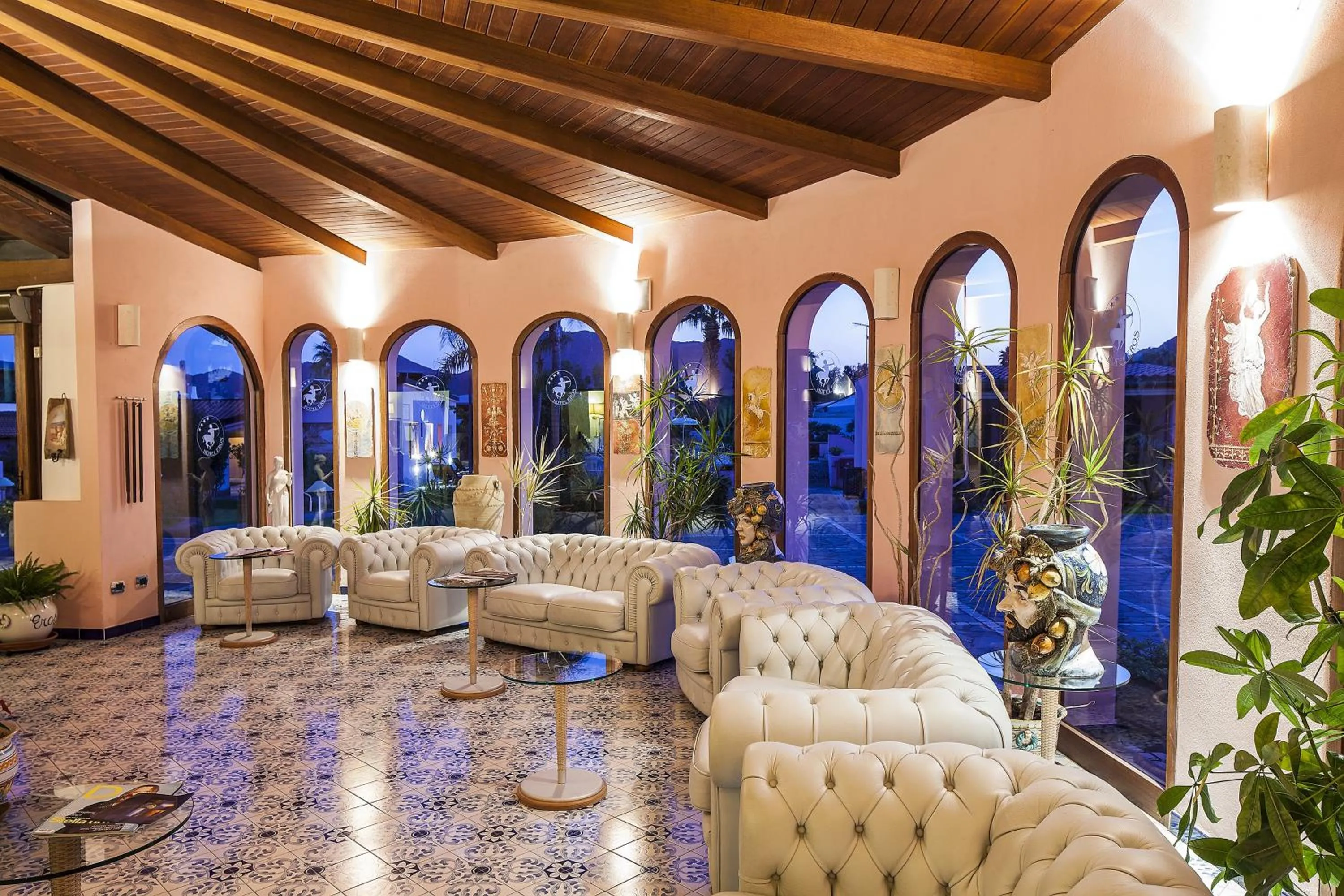 Communal lounge/ TV room in Hotel Eros